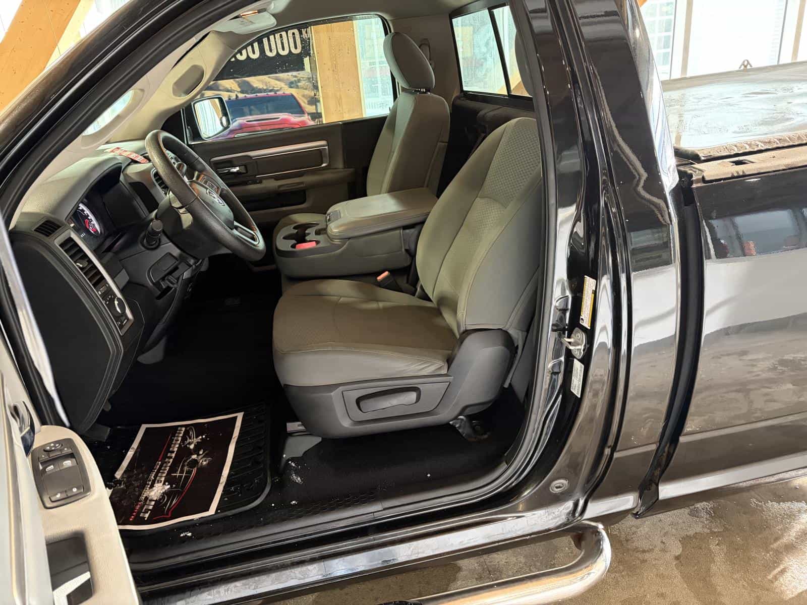 Image 9 RAM 1500 ST 2015