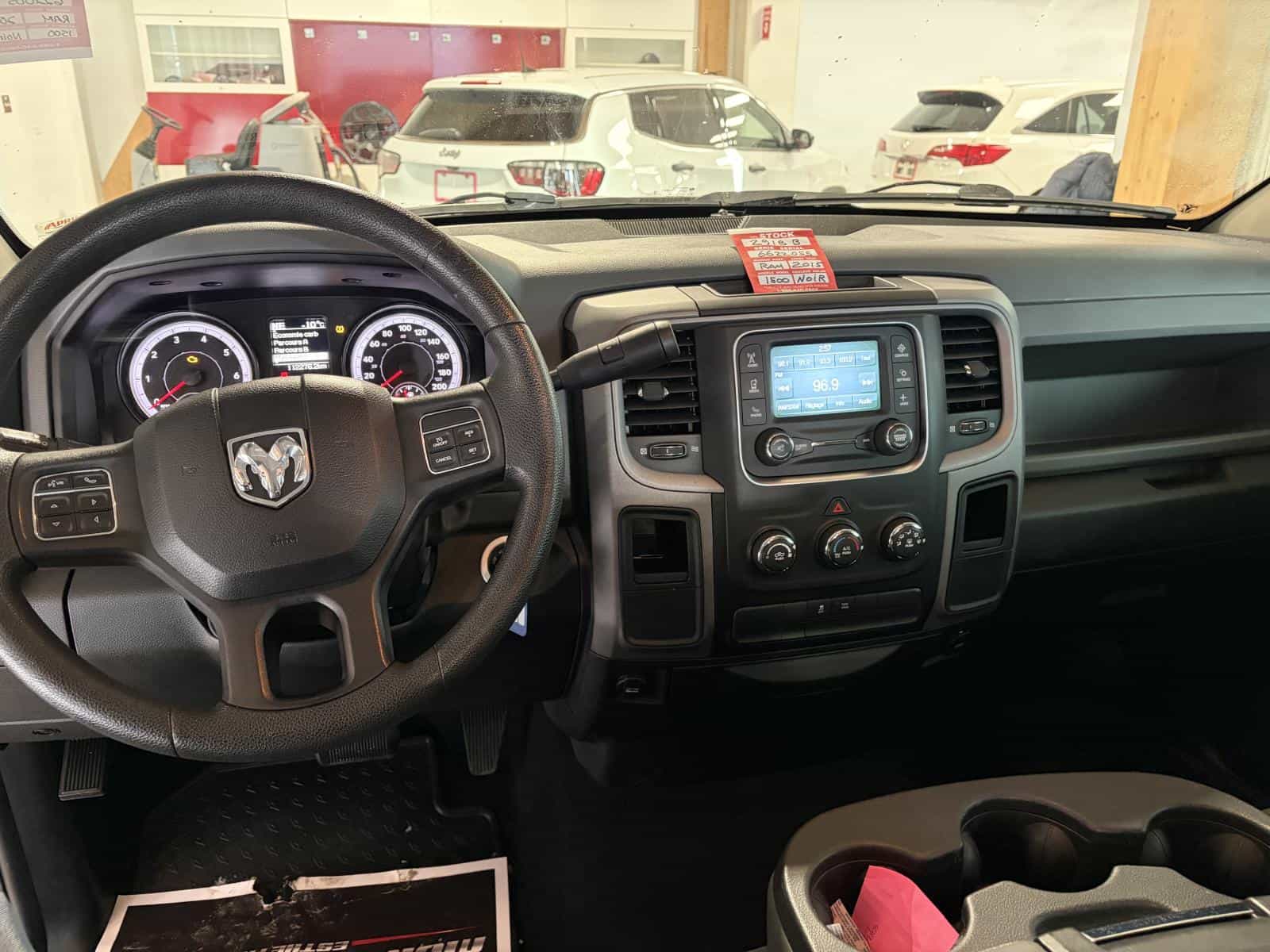 Image 15 RAM 1500 ST 2015