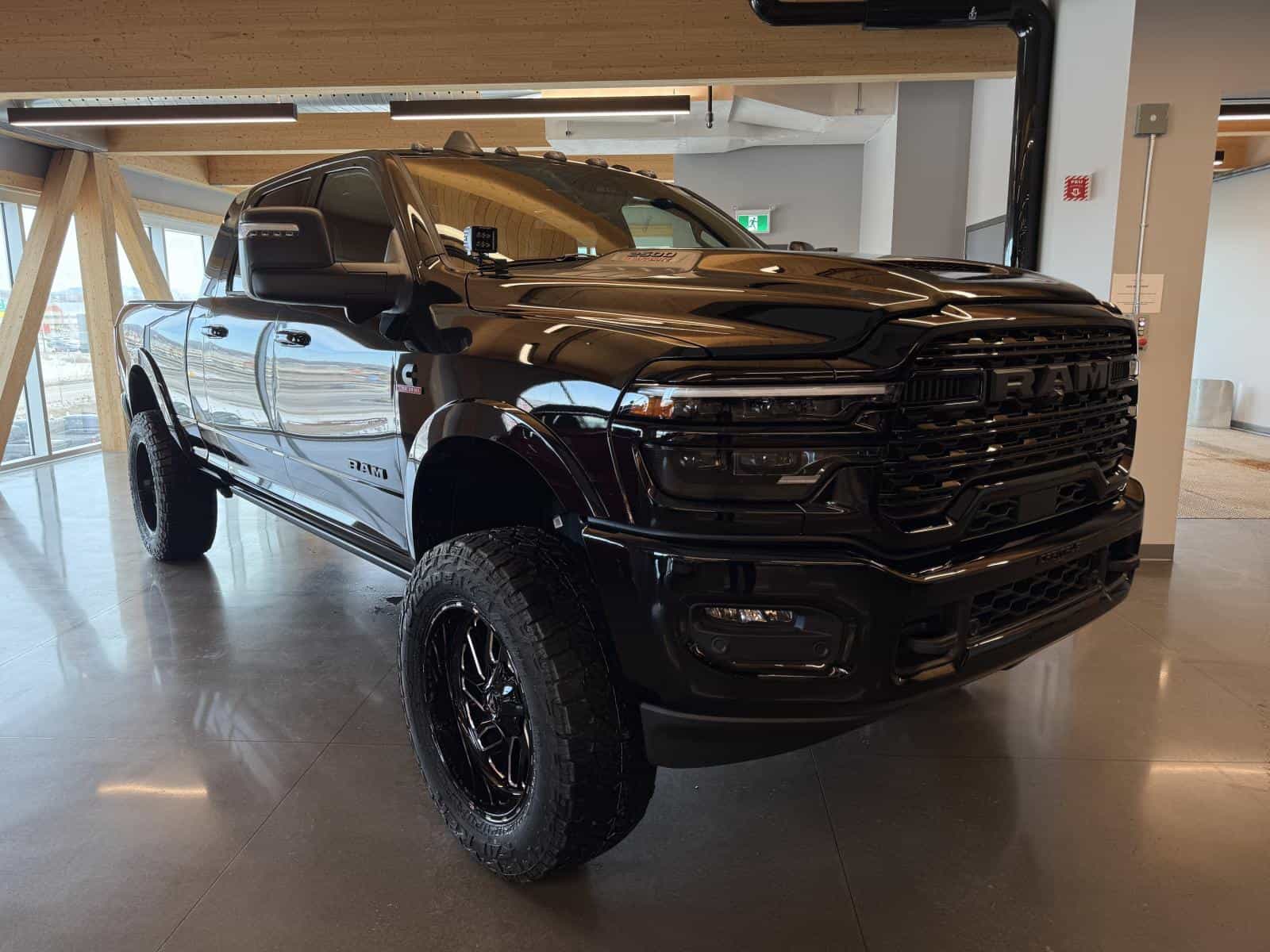 Image 3 RAM 2500 Limited 2026