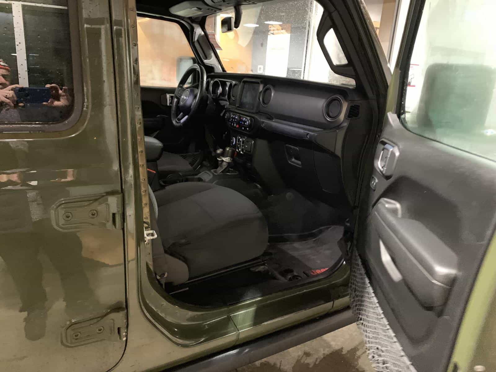 2022 Jeep Gladiator Willy's - Image 10