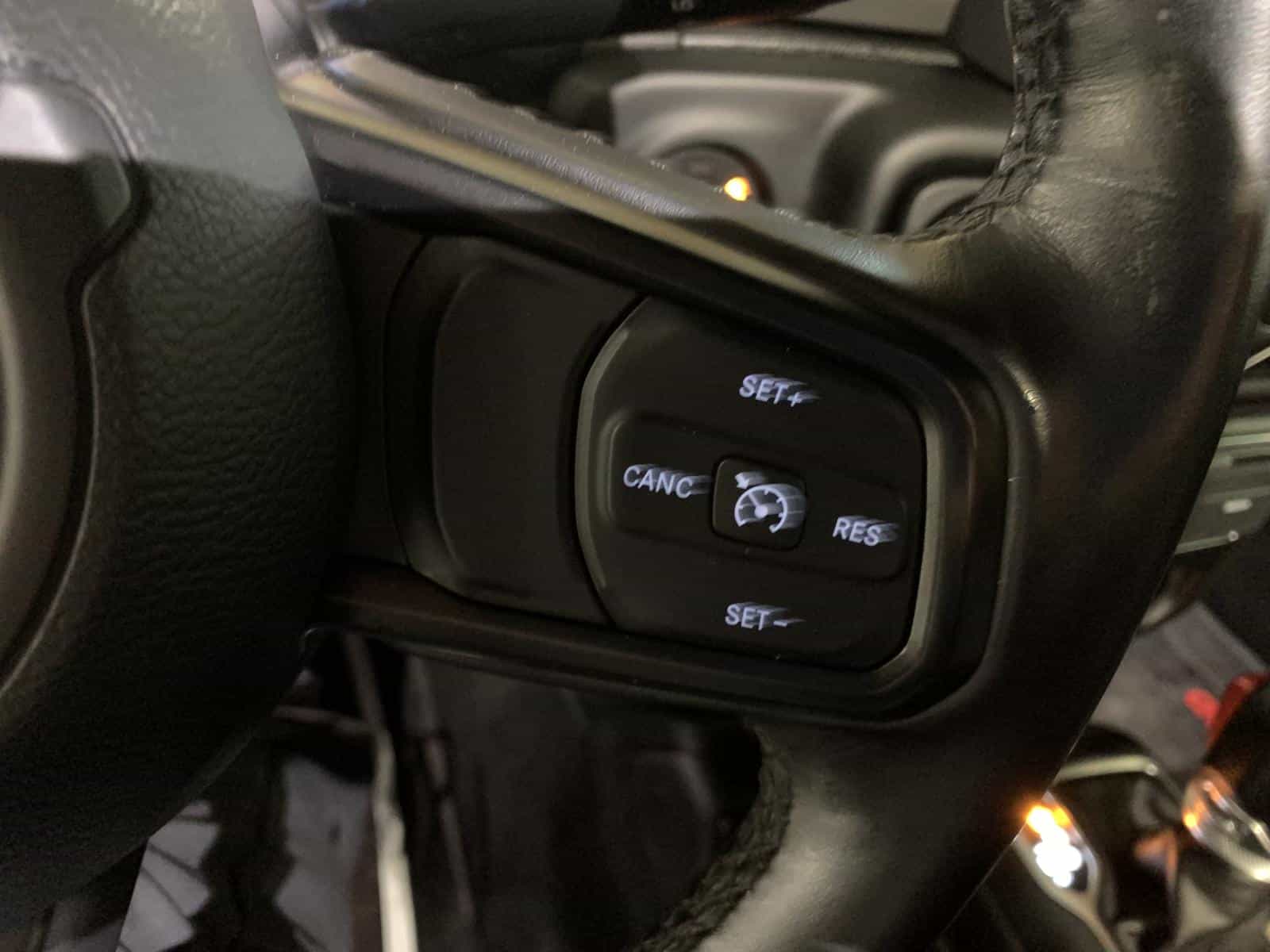 2022 Jeep Gladiator Willy's - Image 22