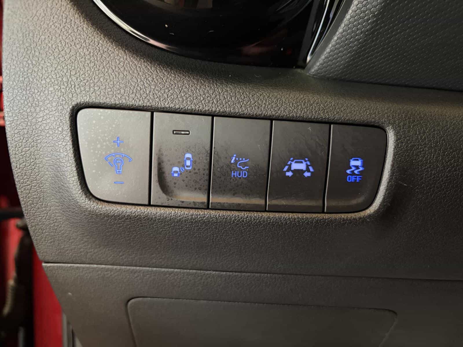 2020 Hyundai Kona Ultimate - Image 12