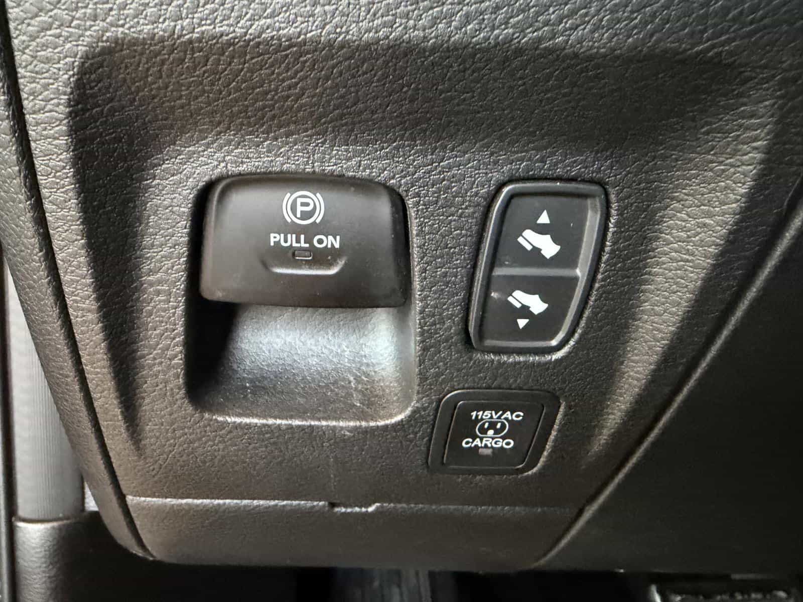 Image 15 RAM 1500 RHO 2025