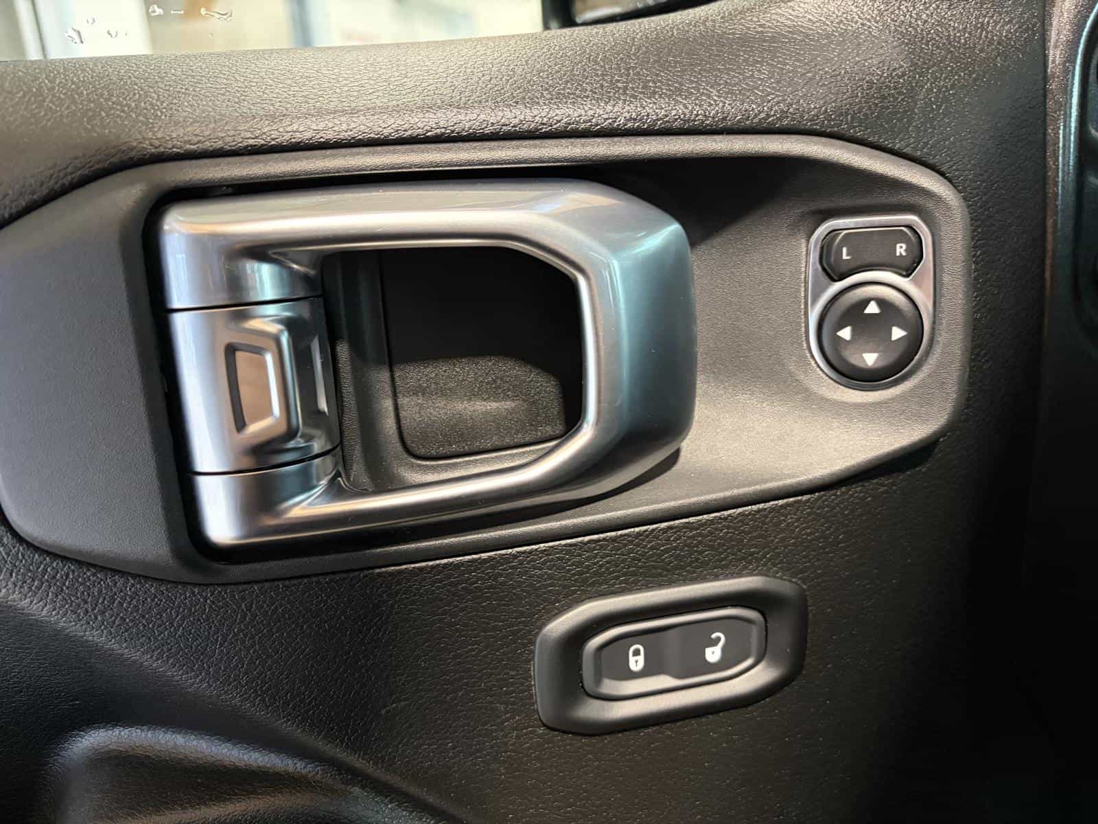 Image 16 Jeep Wrangler Willys 2024