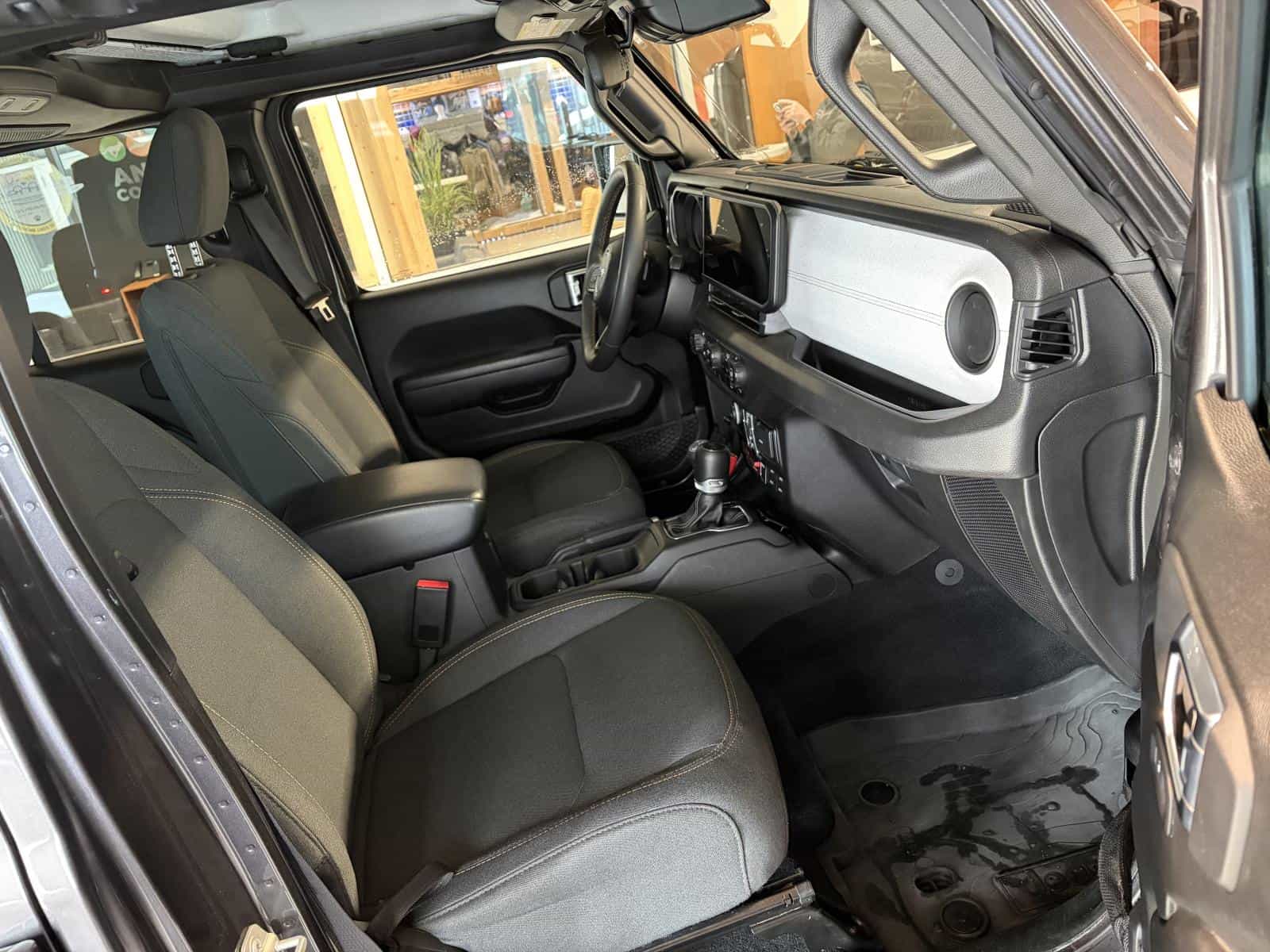 Image 15 Jeep Wrangler Willys 2024