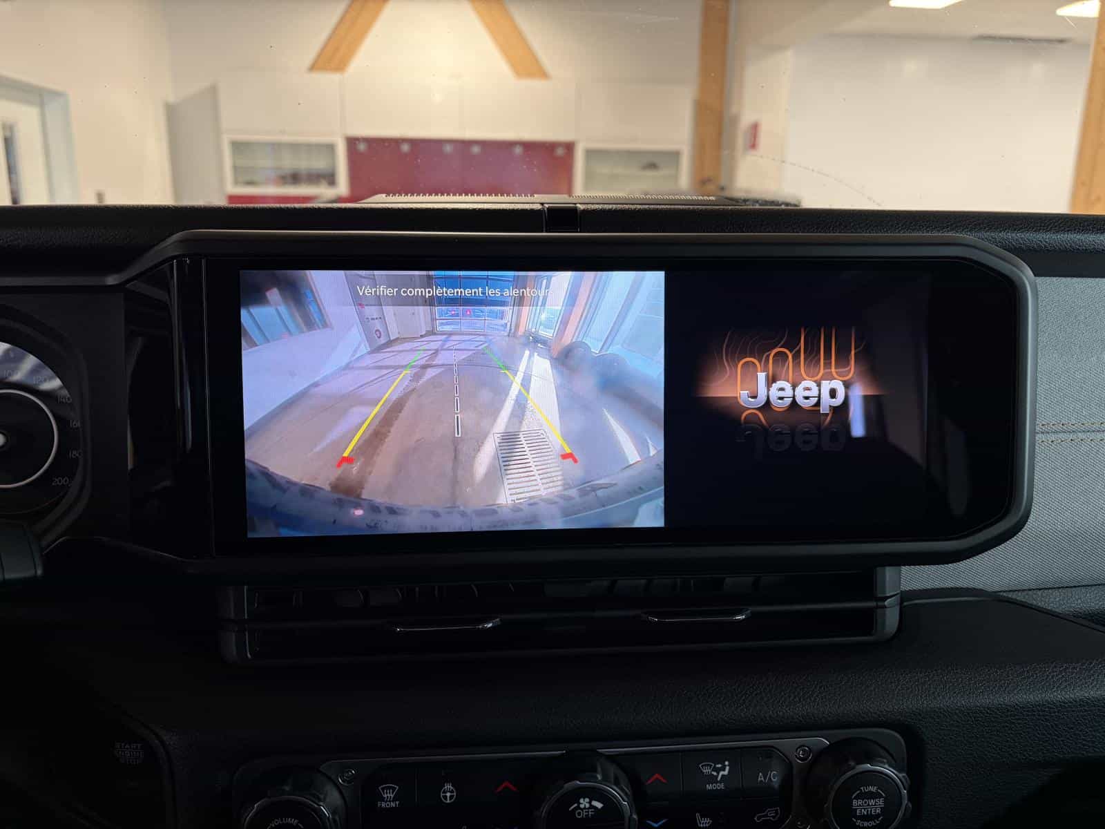 Image 25 Jeep Wrangler Willys 2024