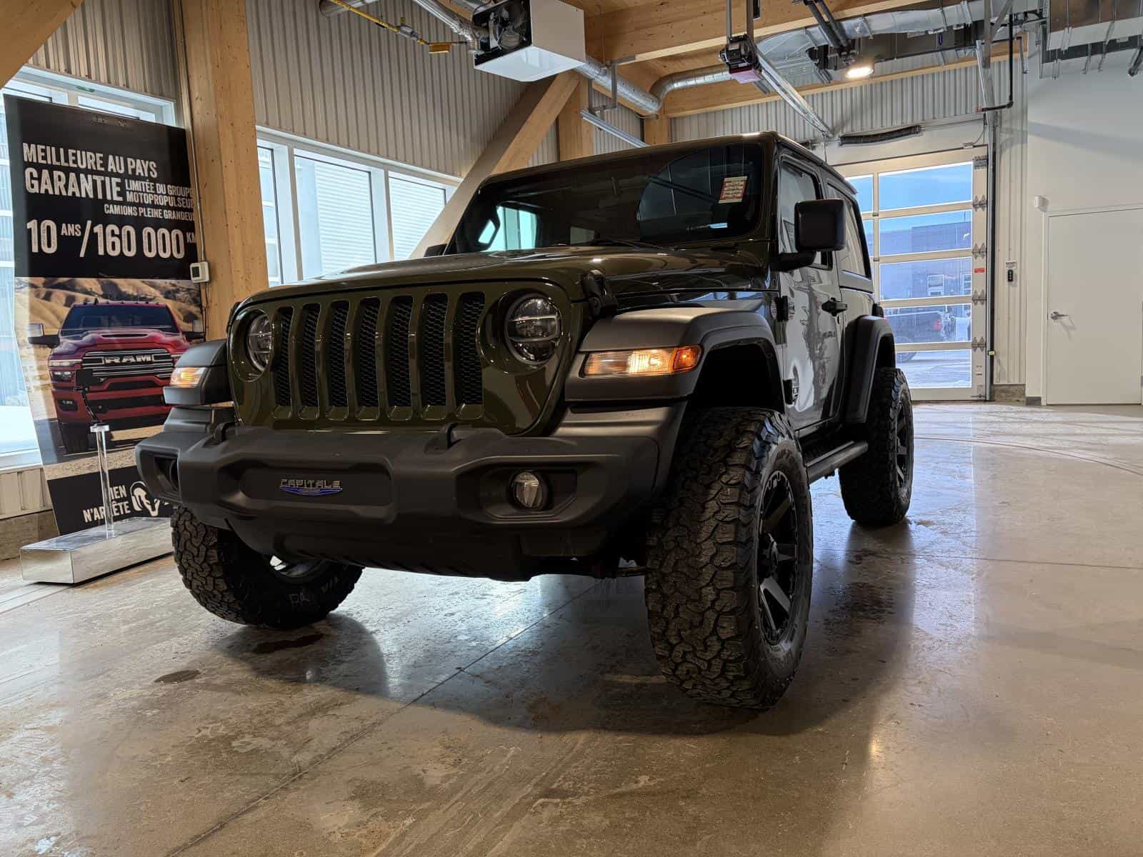 Image 2 Jeep Wrangler Sport 2021