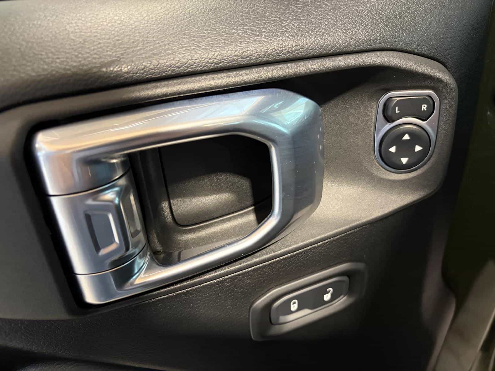 Image 13 Jeep Wrangler Sport 2021