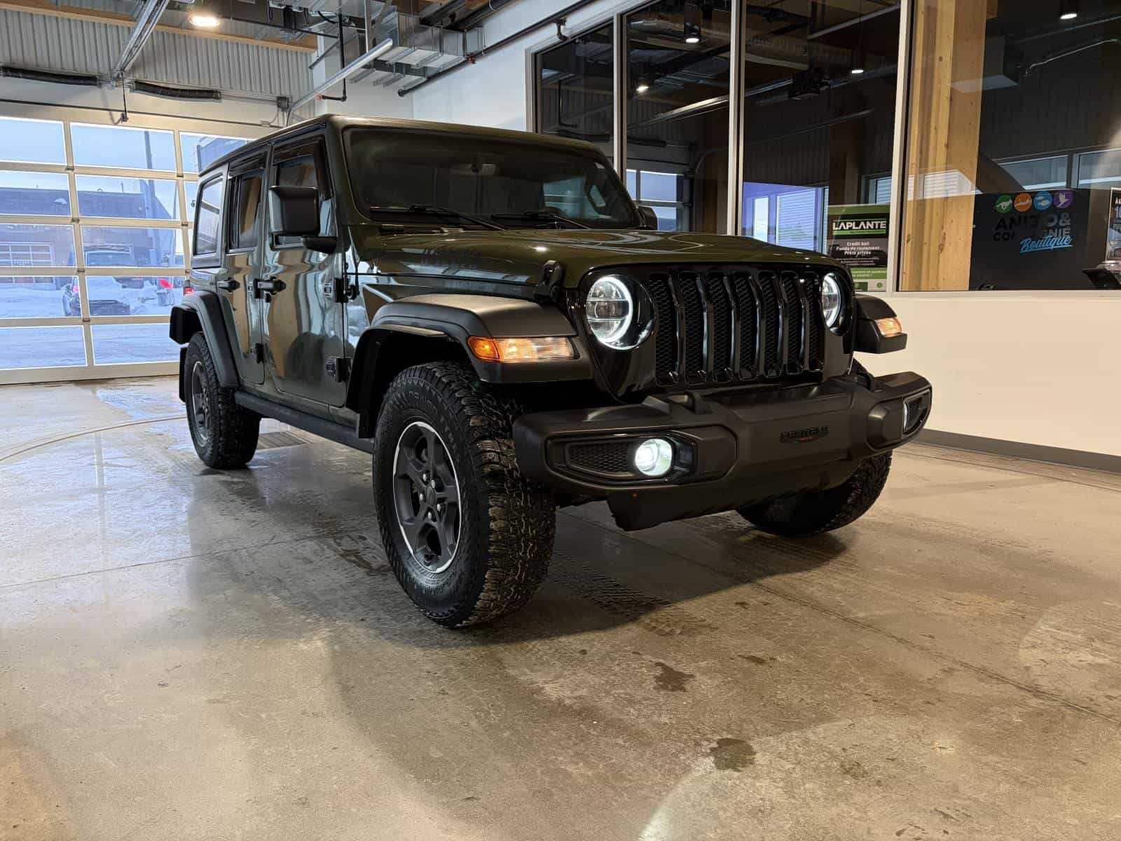 Image 7 Jeep Wrangler Sport 2023