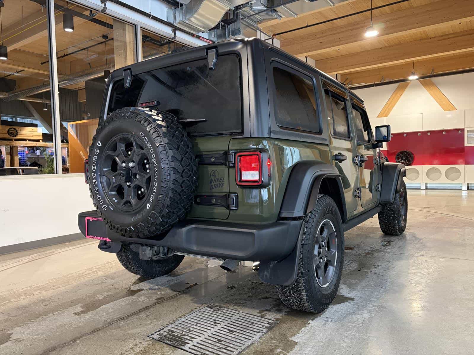 Image 5 Jeep Wrangler Sport 2023