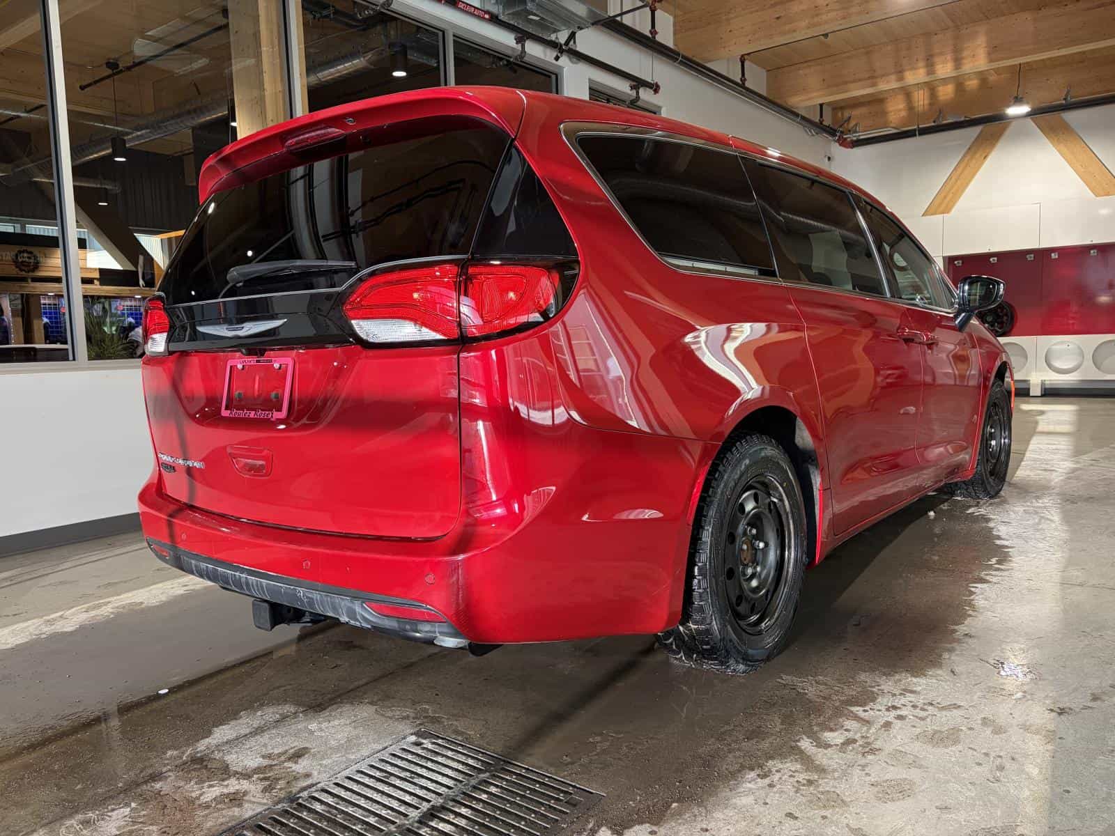 2026 Chrysler Grand Caravan SXT - Image 5