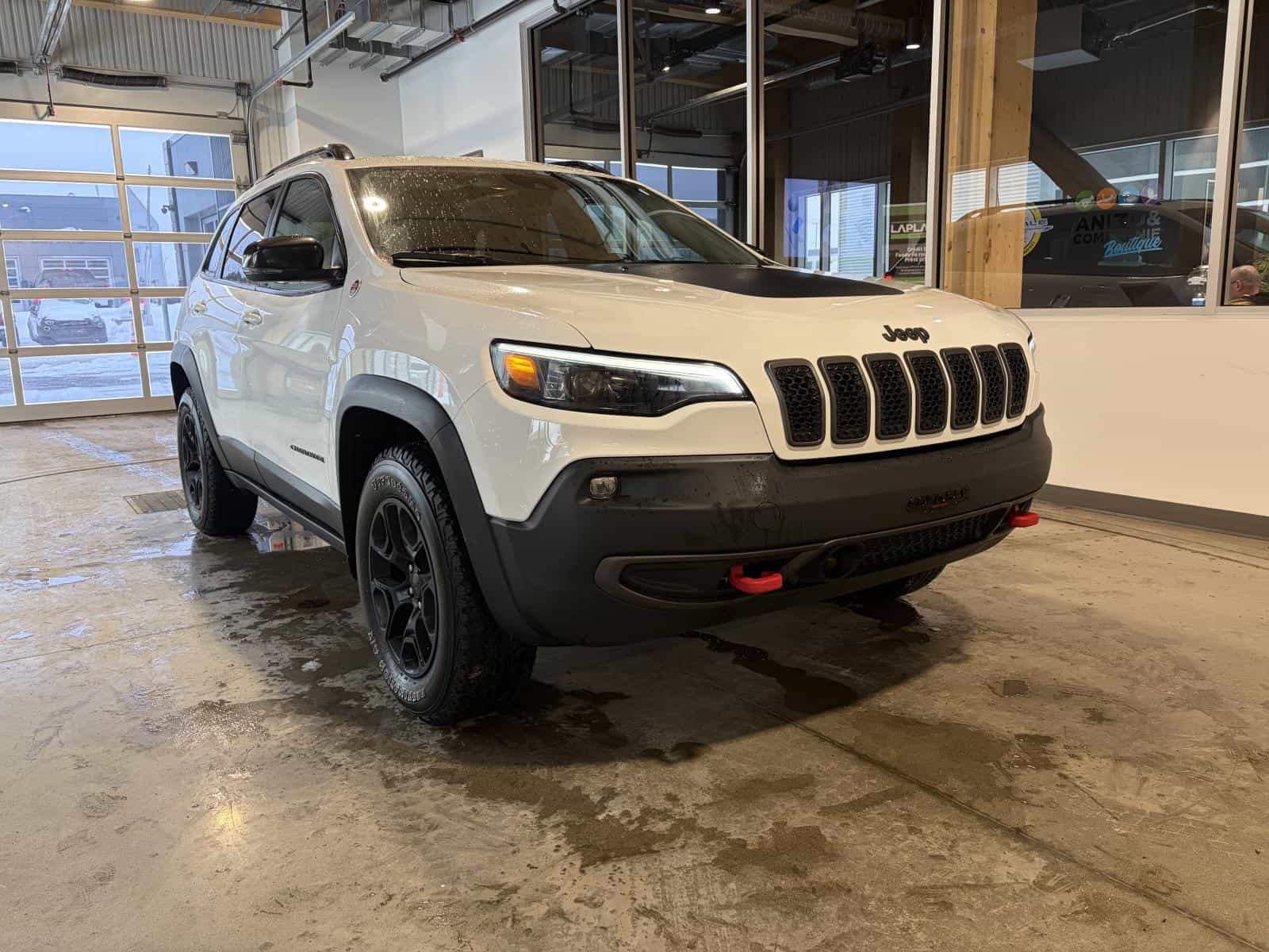 2022 Jeep Cherokee Trailhawk - Image 4