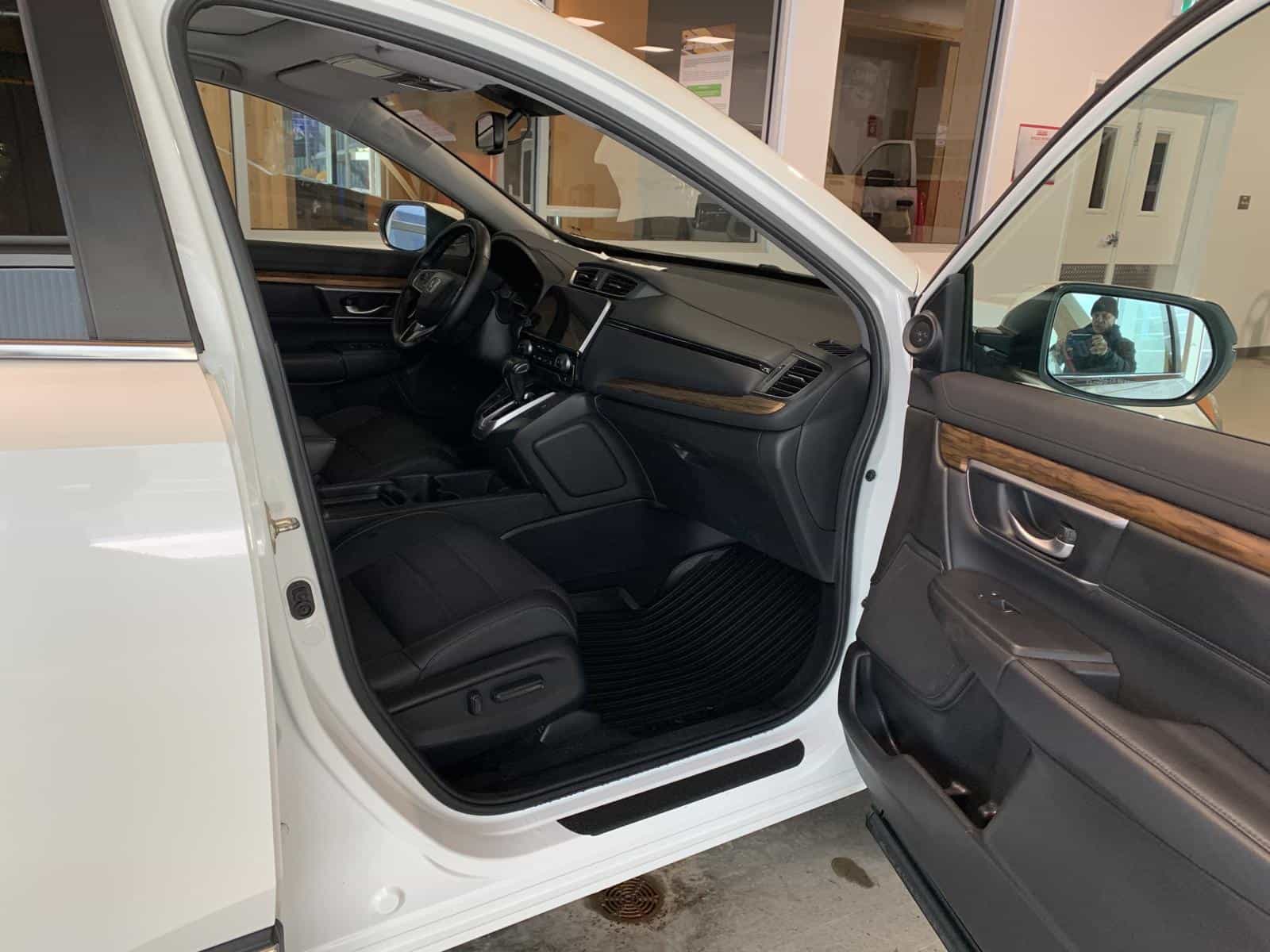 2017 Honda CR-V Touring - Image 7