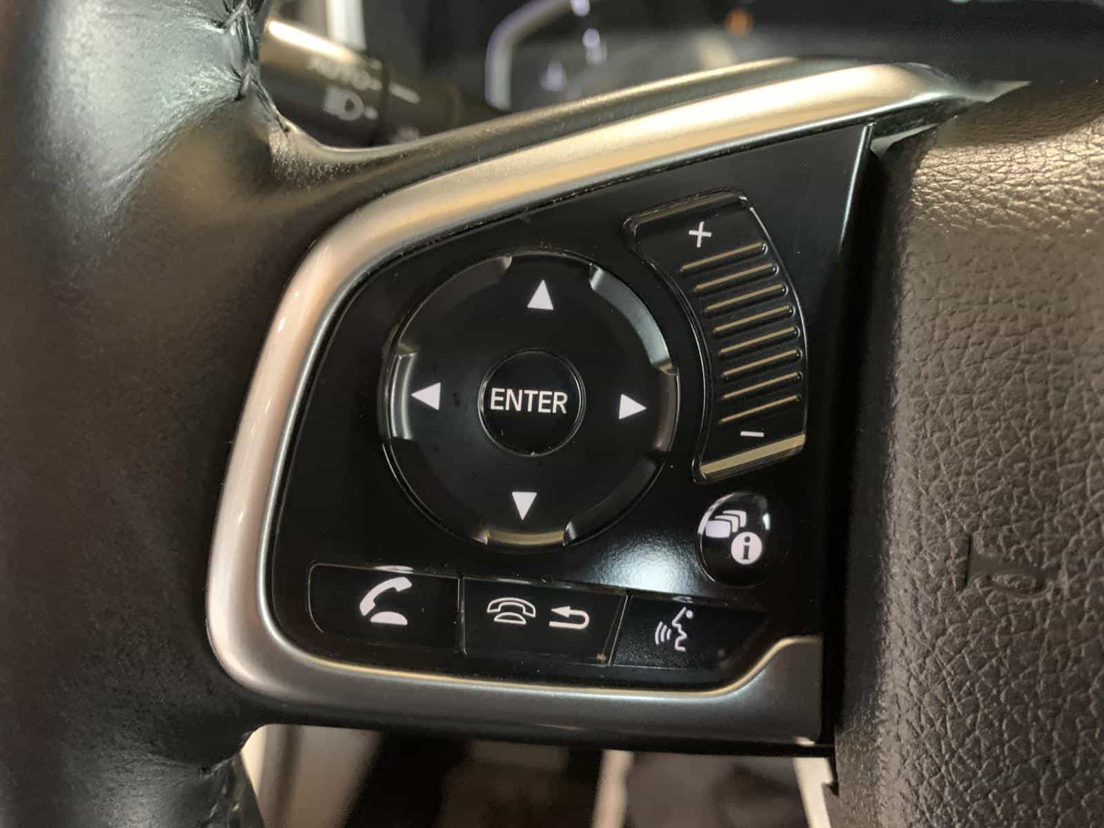 2017 Honda CR-V Touring - Image 21