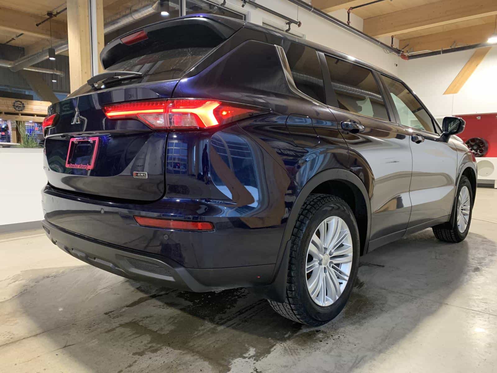 Image 5 Mitsubishi Outlander ES 2024