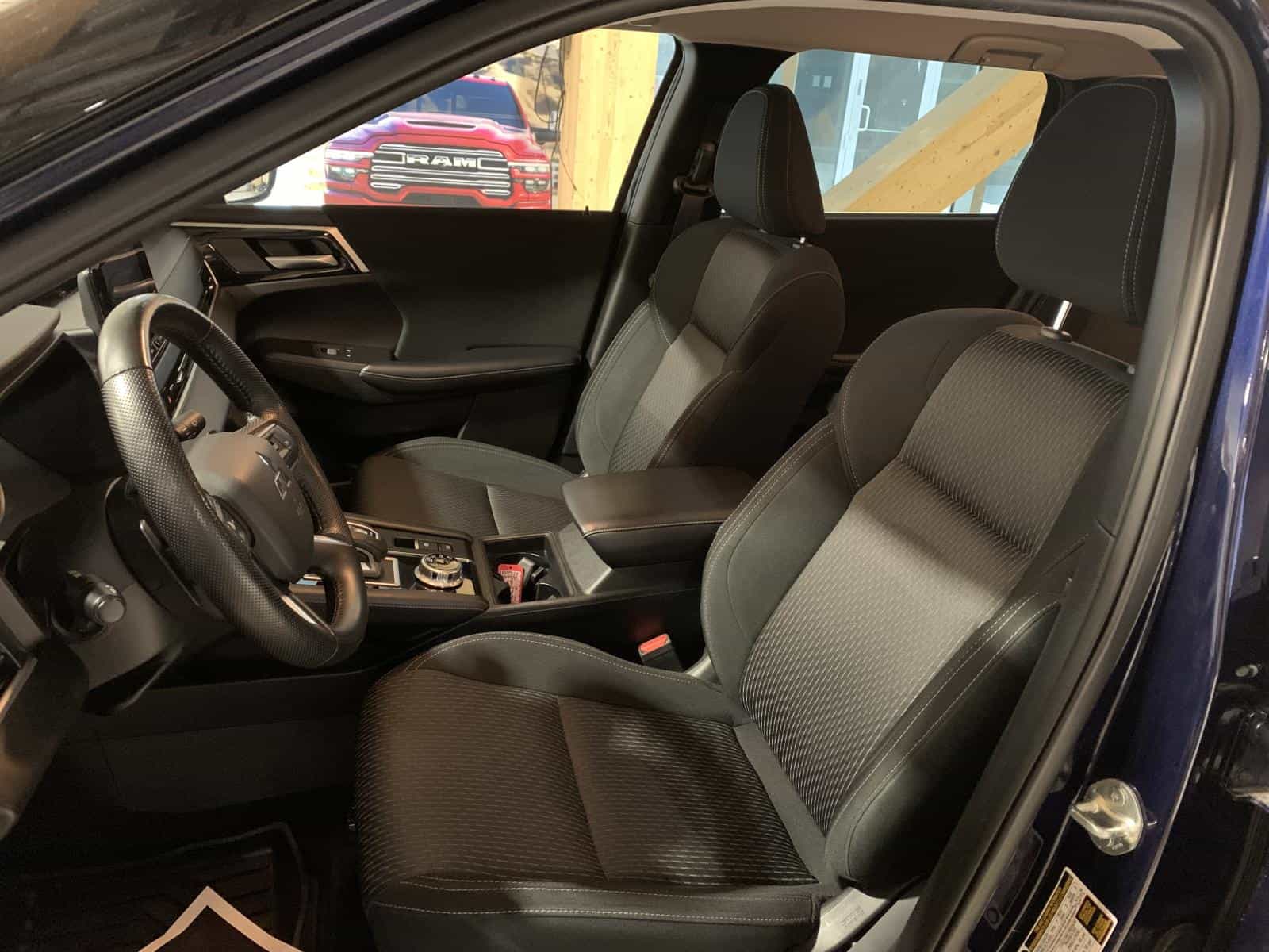 Image 12 Mitsubishi Outlander ES 2024