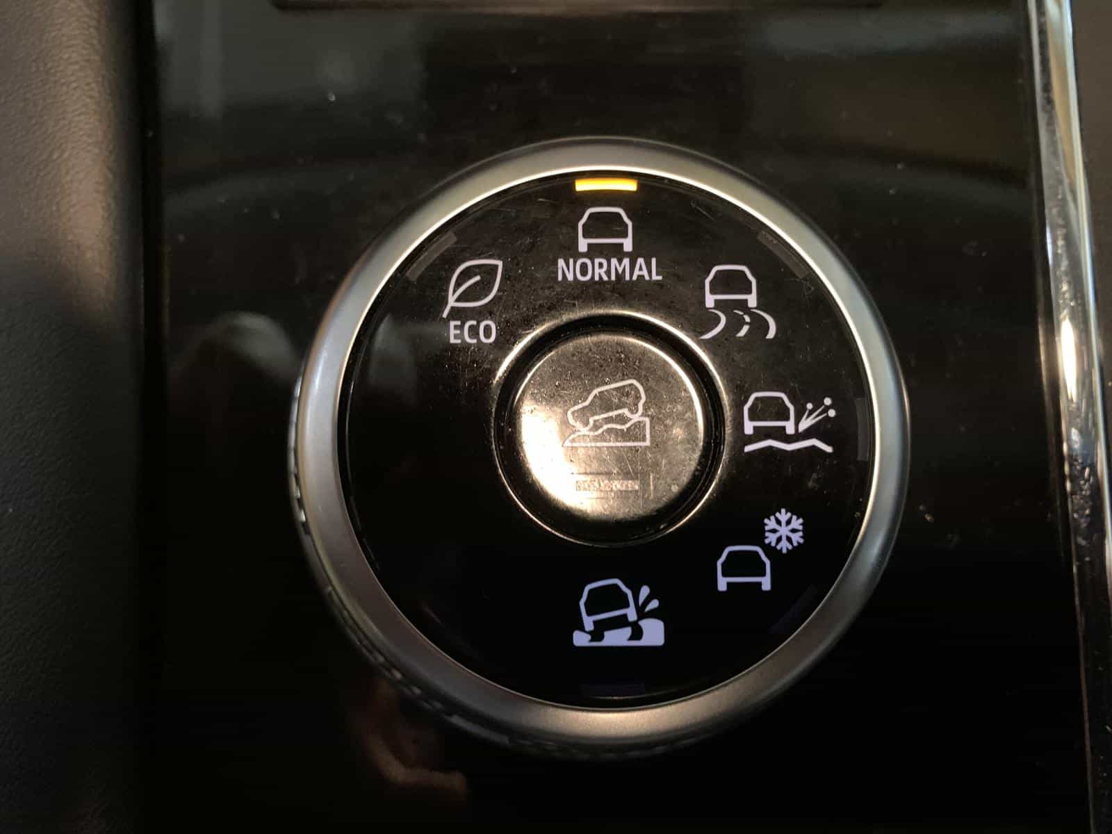 2024 Mitsubishi Outlander ES - Image 29