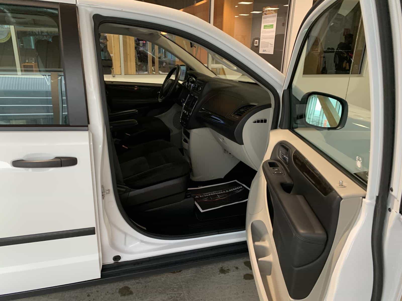 2016 Dodge Grand Caravan Canada Value Package - Image 7