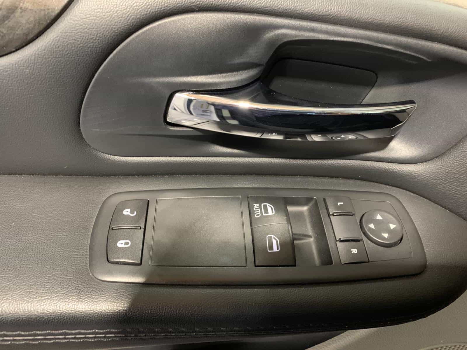 2016 Dodge Grand Caravan Canada Value Package - Image 19