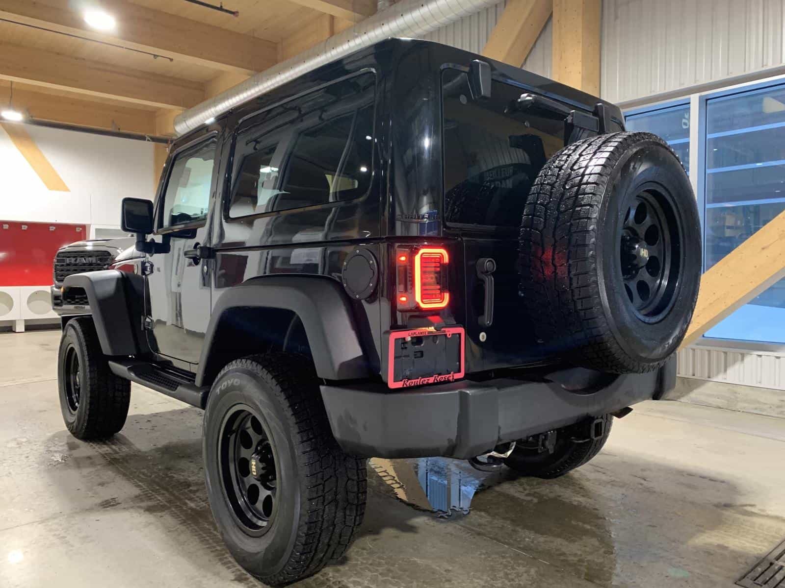 Image 3 Jeep Wrangler Sport 2018
