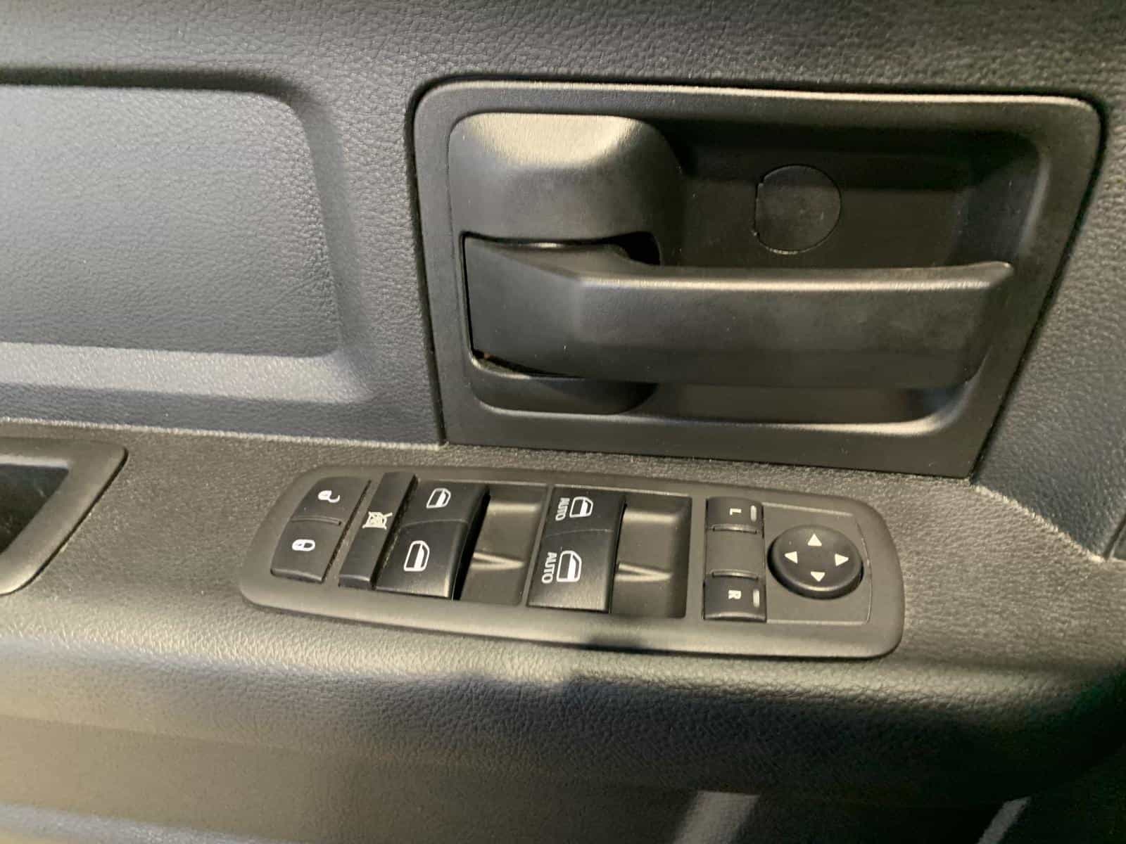 Image 25 RAM 1500 Classic ST 2020