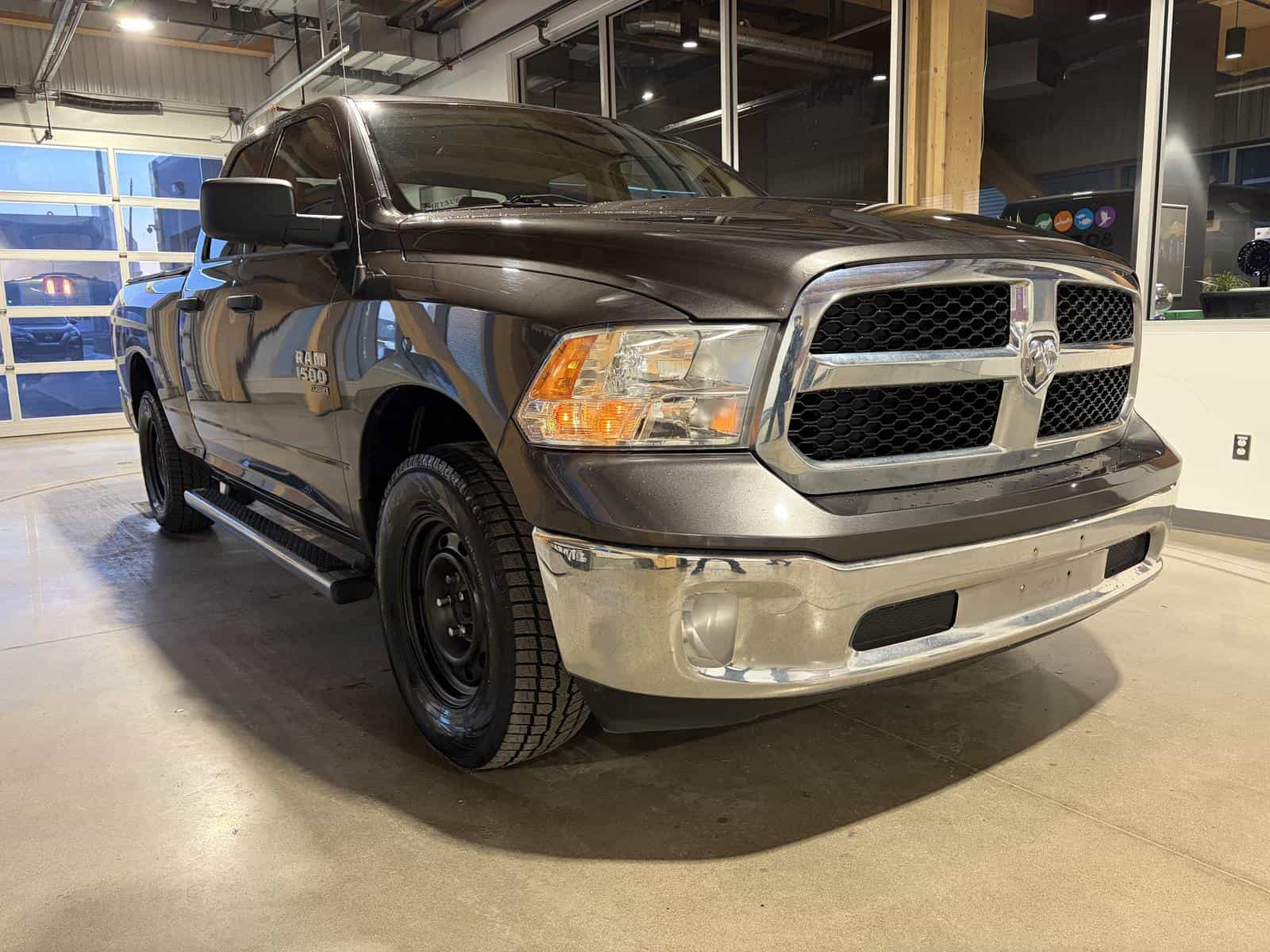 Image 3 RAM 1500 Classic SXT 2019