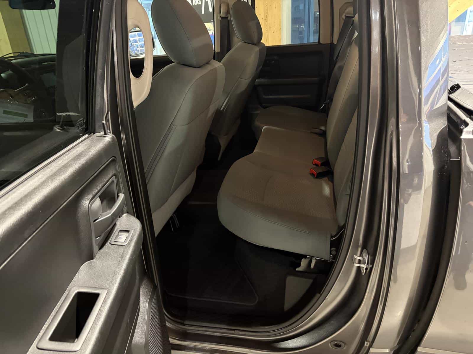 Image 8 RAM 1500 Classic SXT 2019