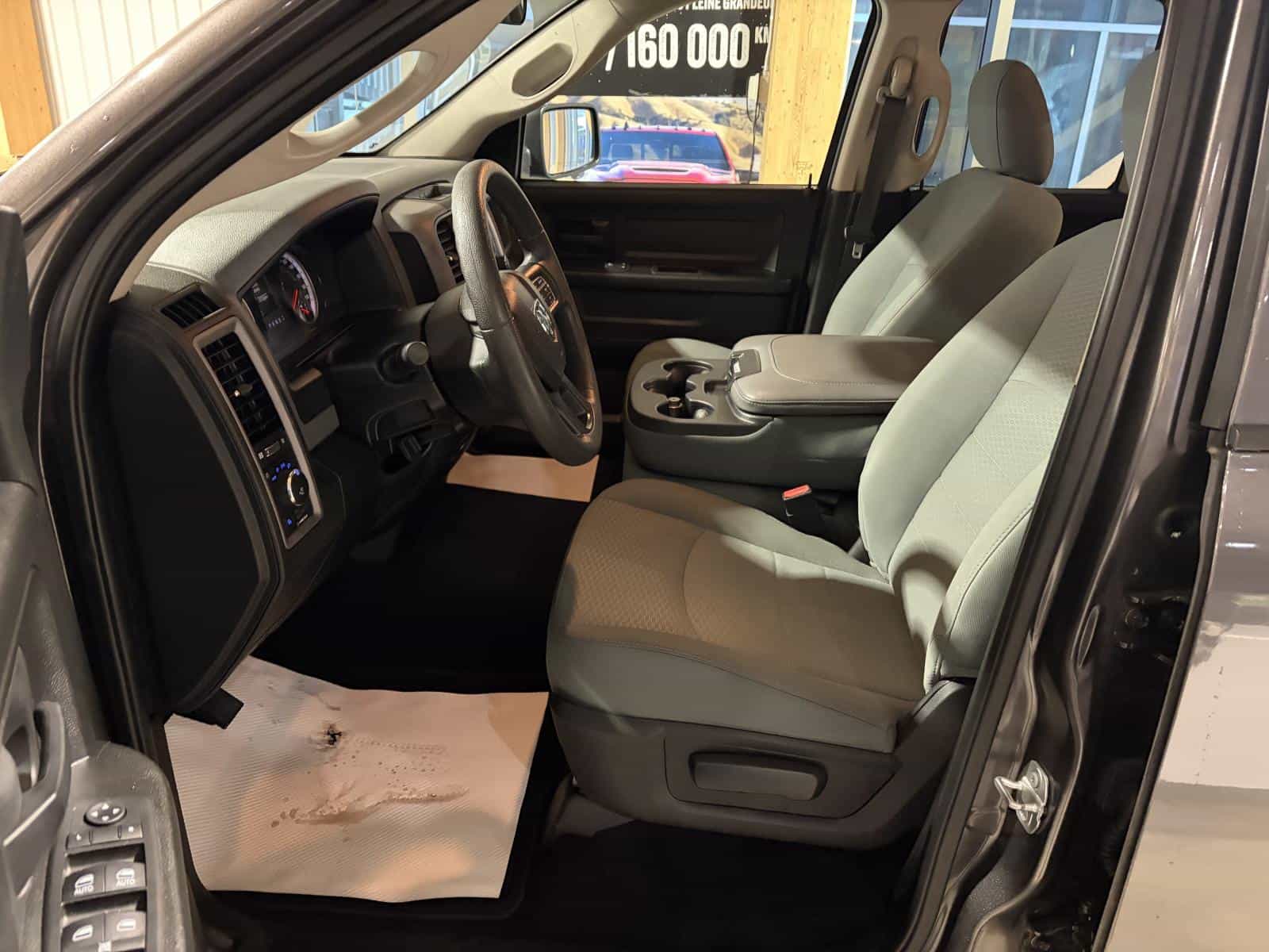 Image 9 RAM 1500 Classic SXT 2019