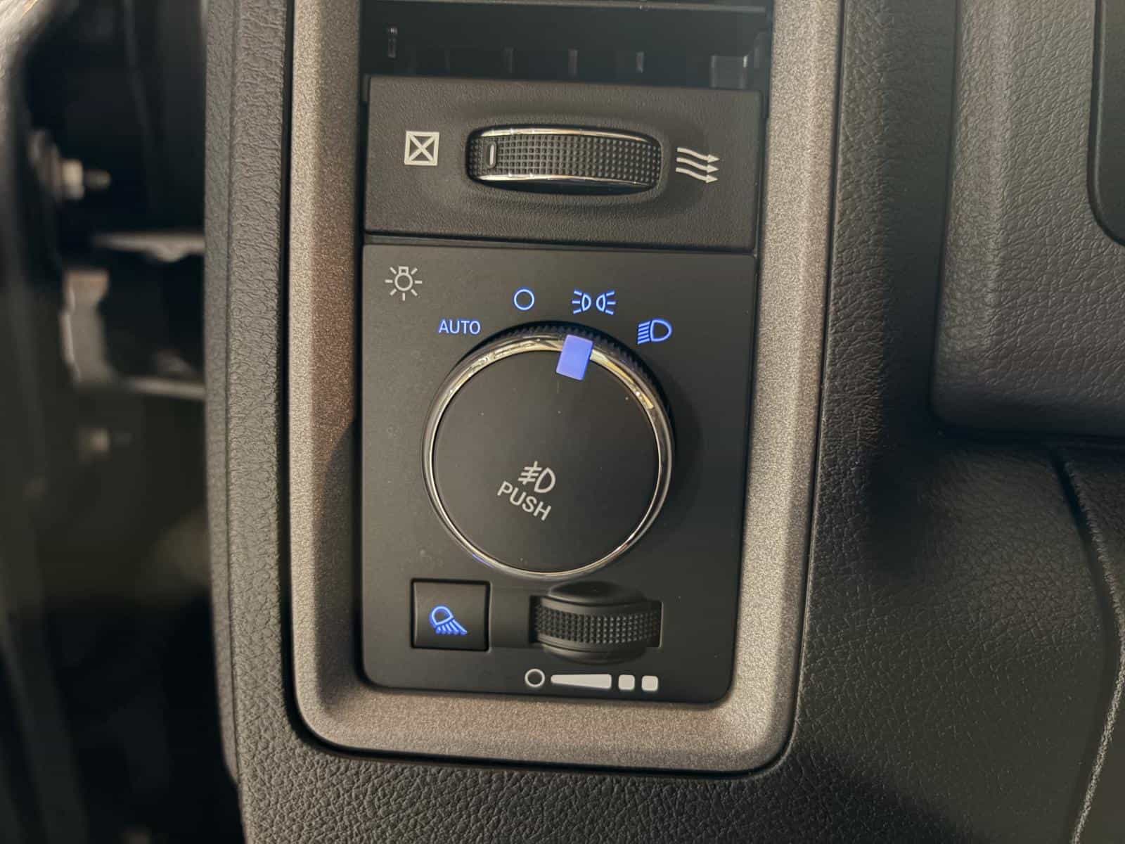 Image 12 RAM 1500 Classic SXT 2019