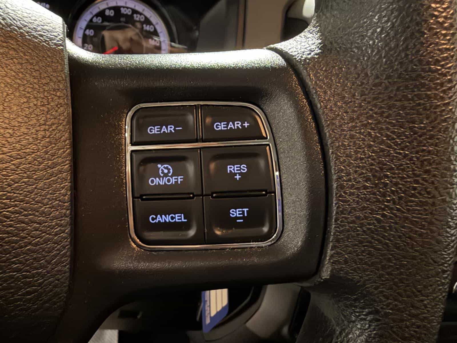 Image 15 RAM 1500 Classic SXT 2019