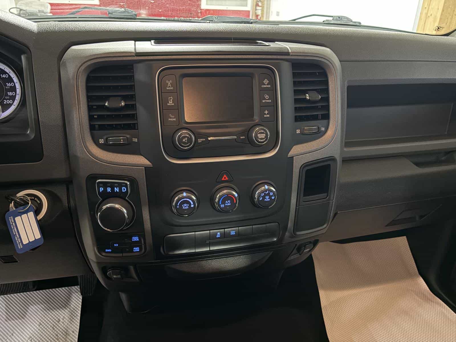 Image 16 RAM 1500 Classic SXT 2019