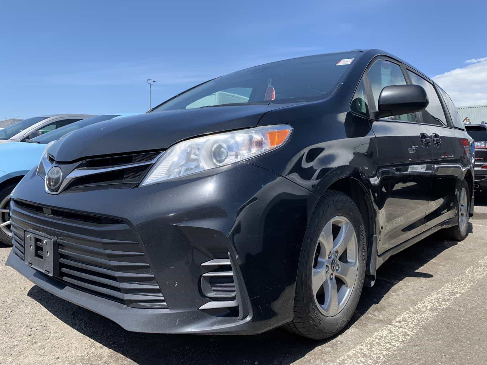 Image 1 Toyota Sienna LE 2019