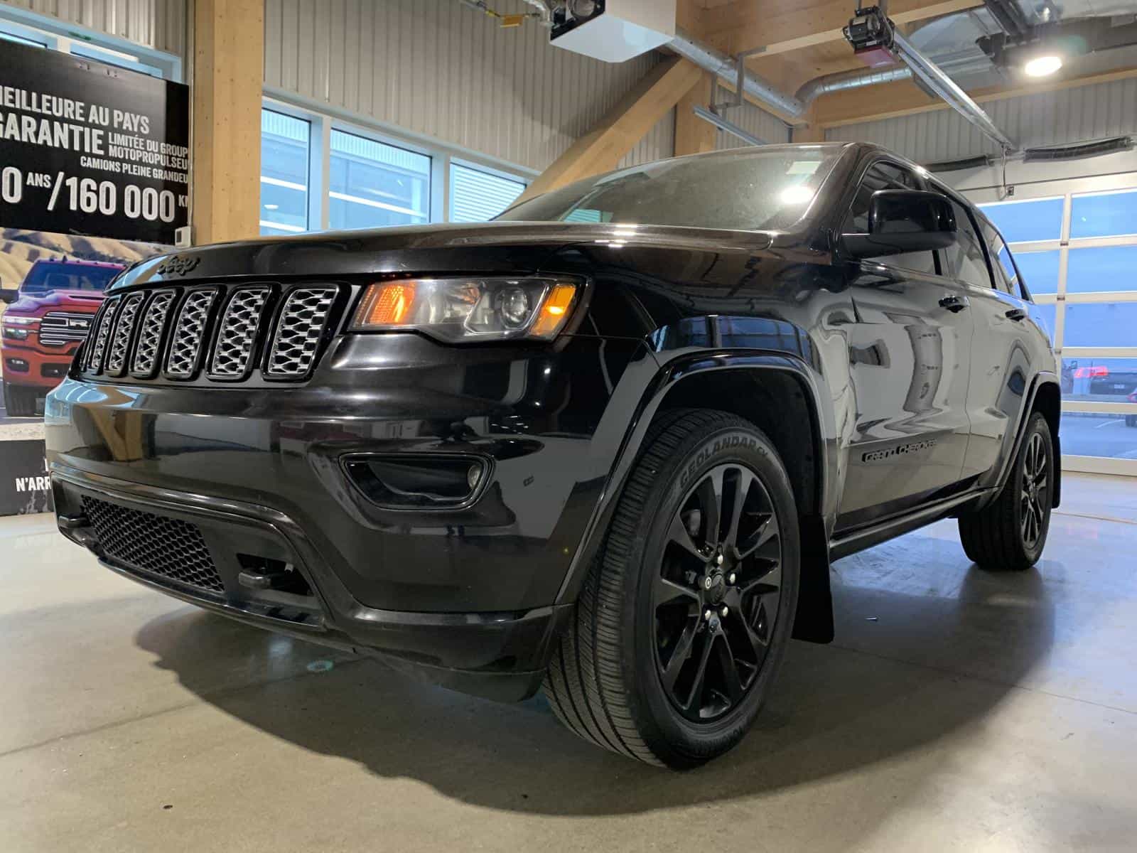2019 Jeep Grand Cherokee Altitude - Image 1