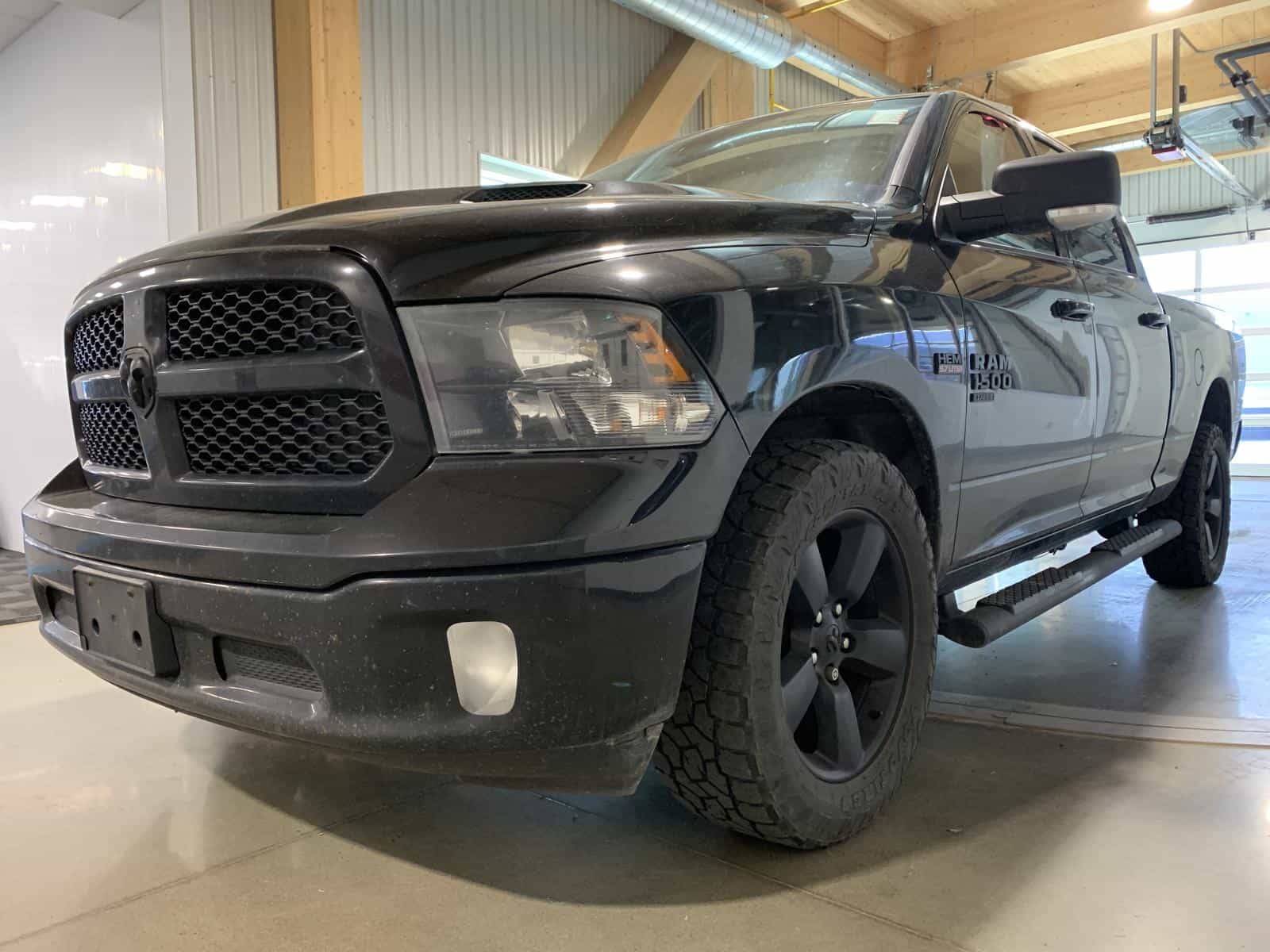 Image 1 RAM 1500 Classic SLT 2022