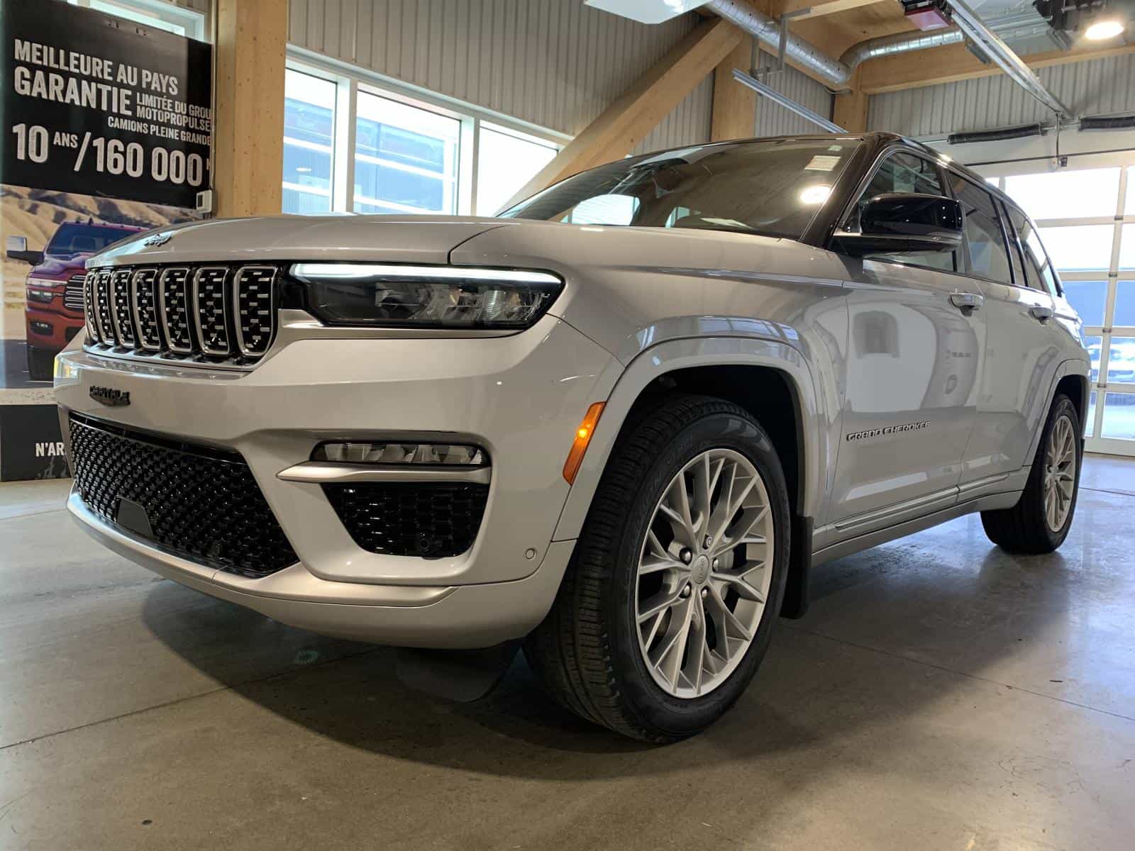 2023 Jeep Grand Cherokee Summit Reserve - Image 1