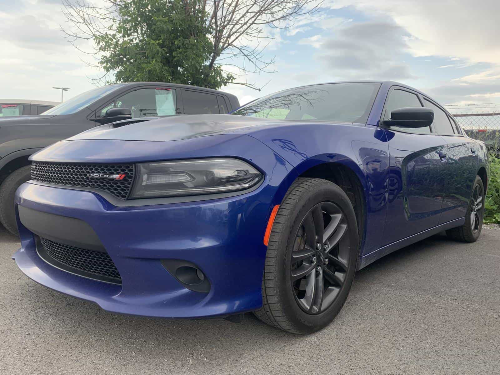 2019 Dodge Charger SXT - Image 1