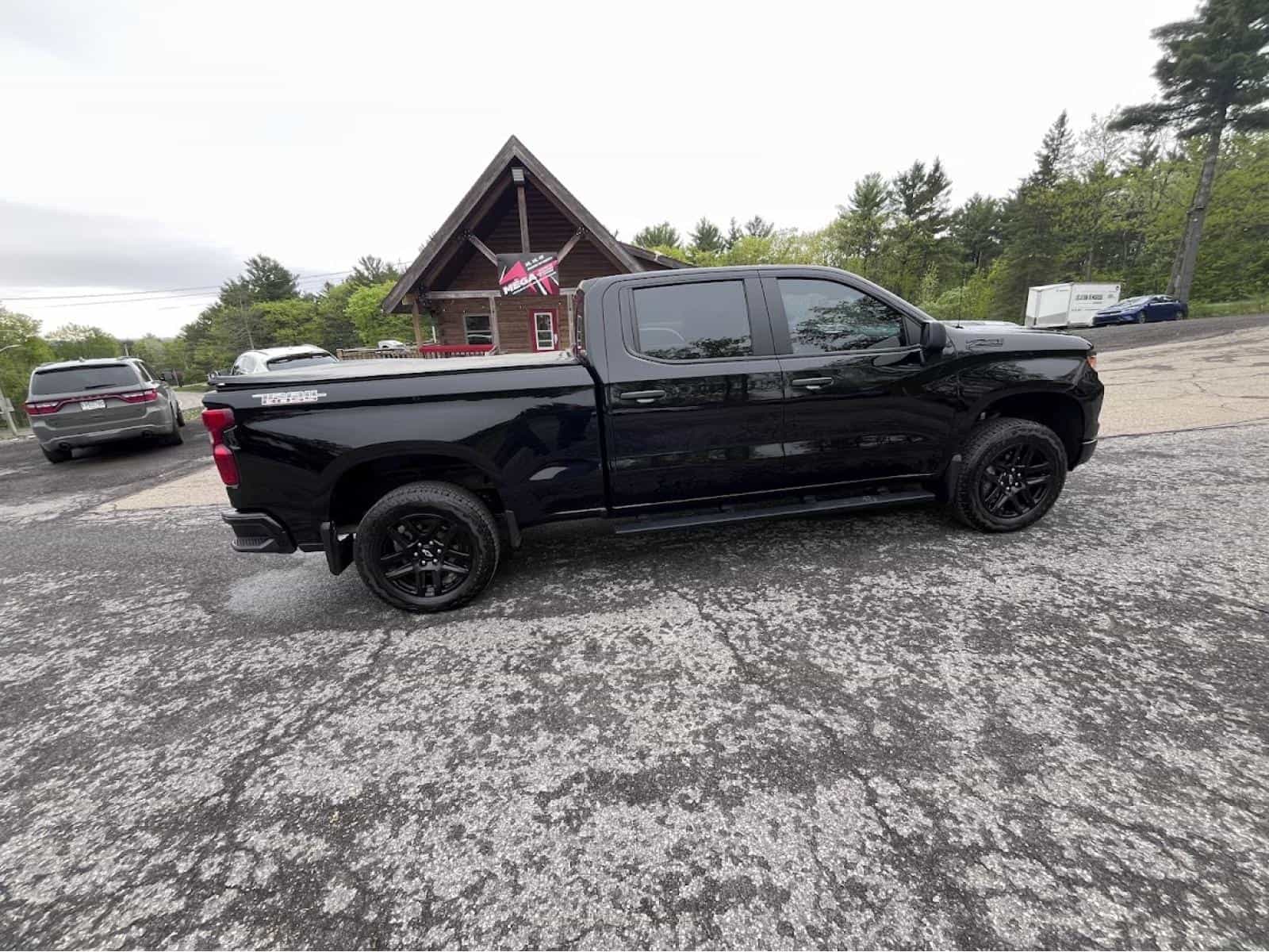 2024 Chevrolet Silverado 1500 Custom Trail Boss - Image 4