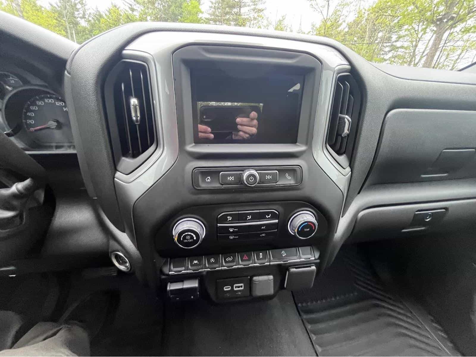 2024 Chevrolet Silverado 1500 Custom Trail Boss - Image 21