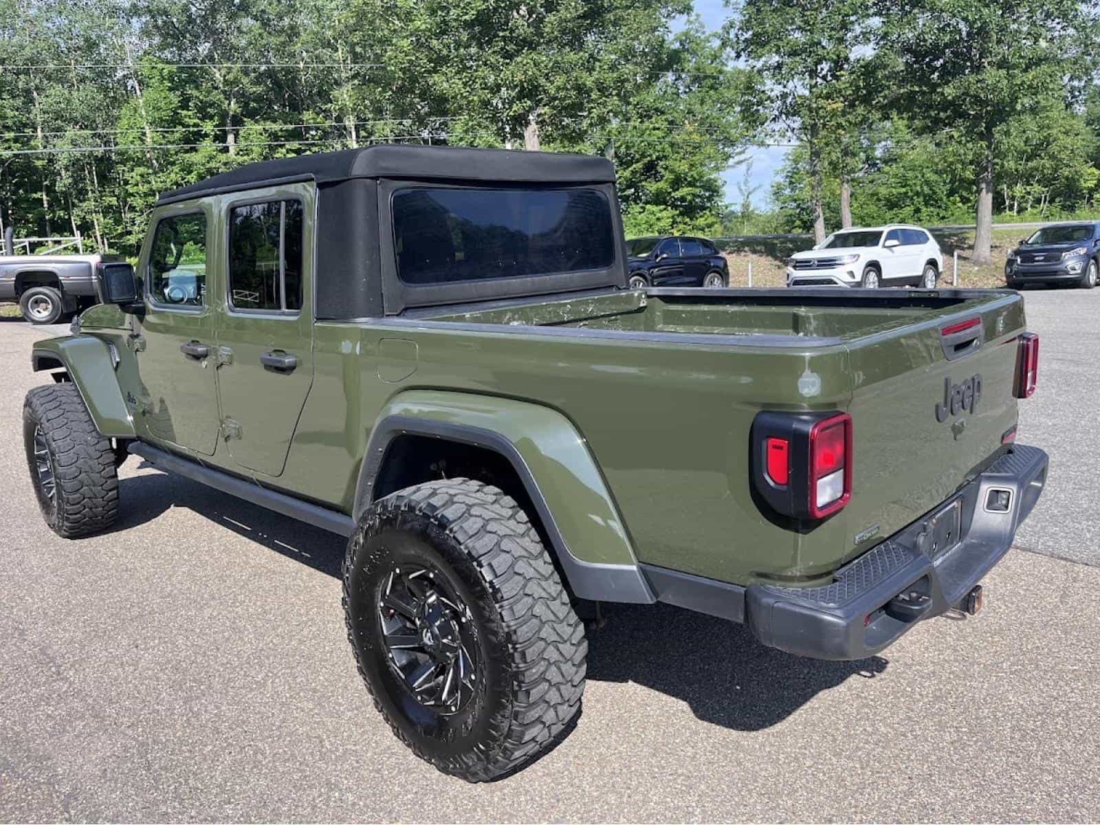 2022 Jeep Gladiator Sport Willy's - Image 10