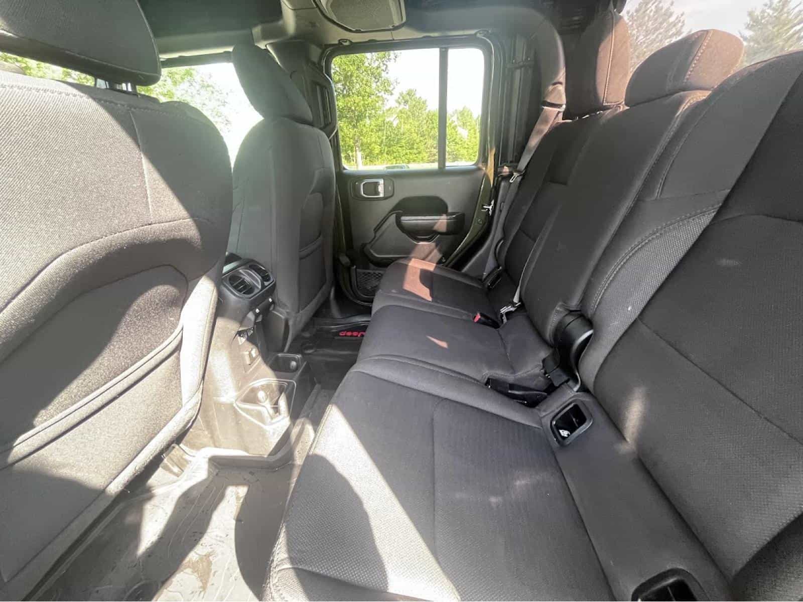 2022 Jeep Gladiator Sport Willy's - Image 16