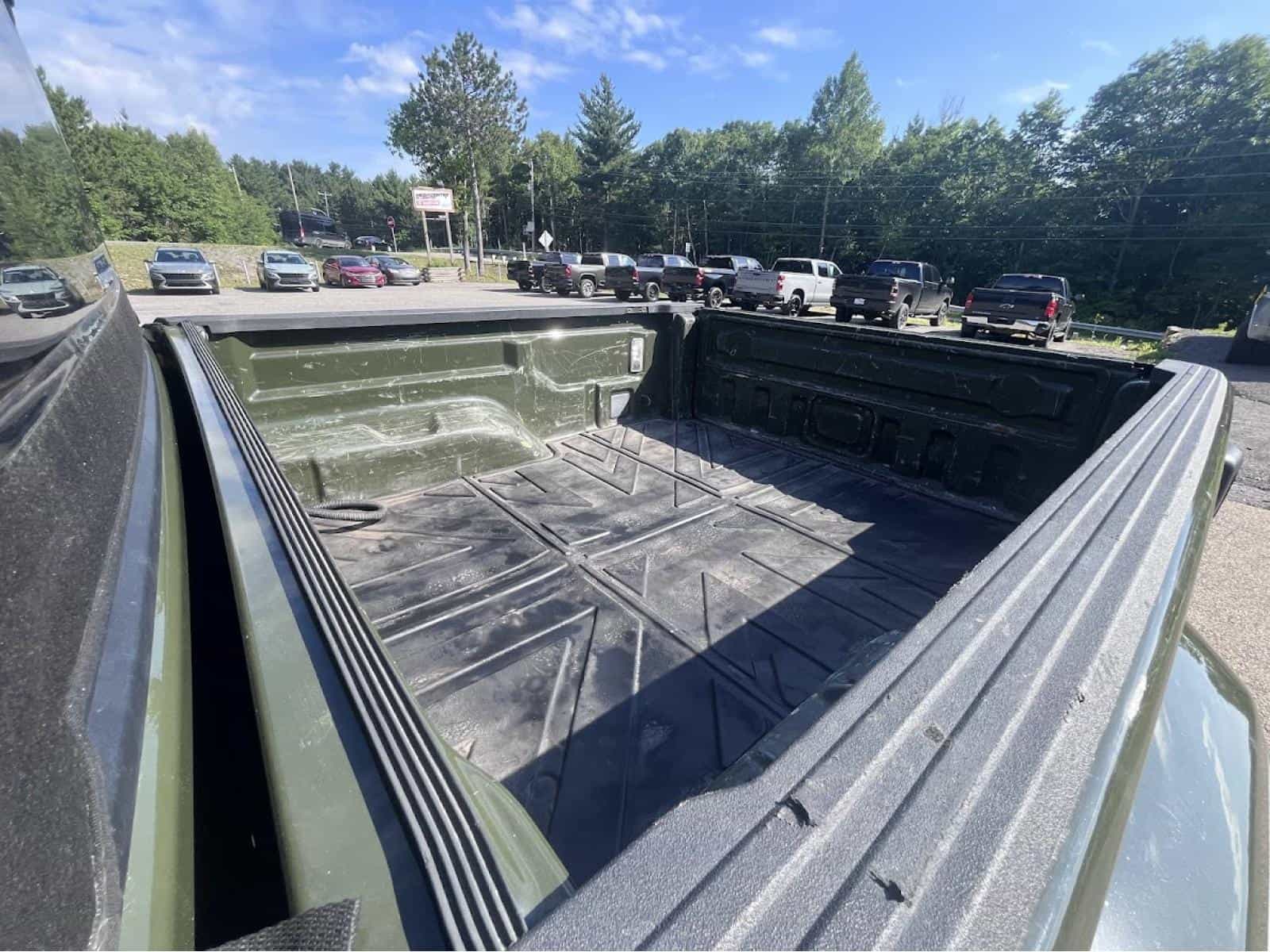 2022 Jeep Gladiator Sport Willy's - Image 24