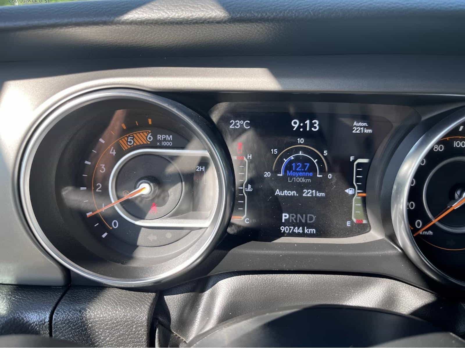 2022 Jeep Gladiator Sport Willy's - Image 19