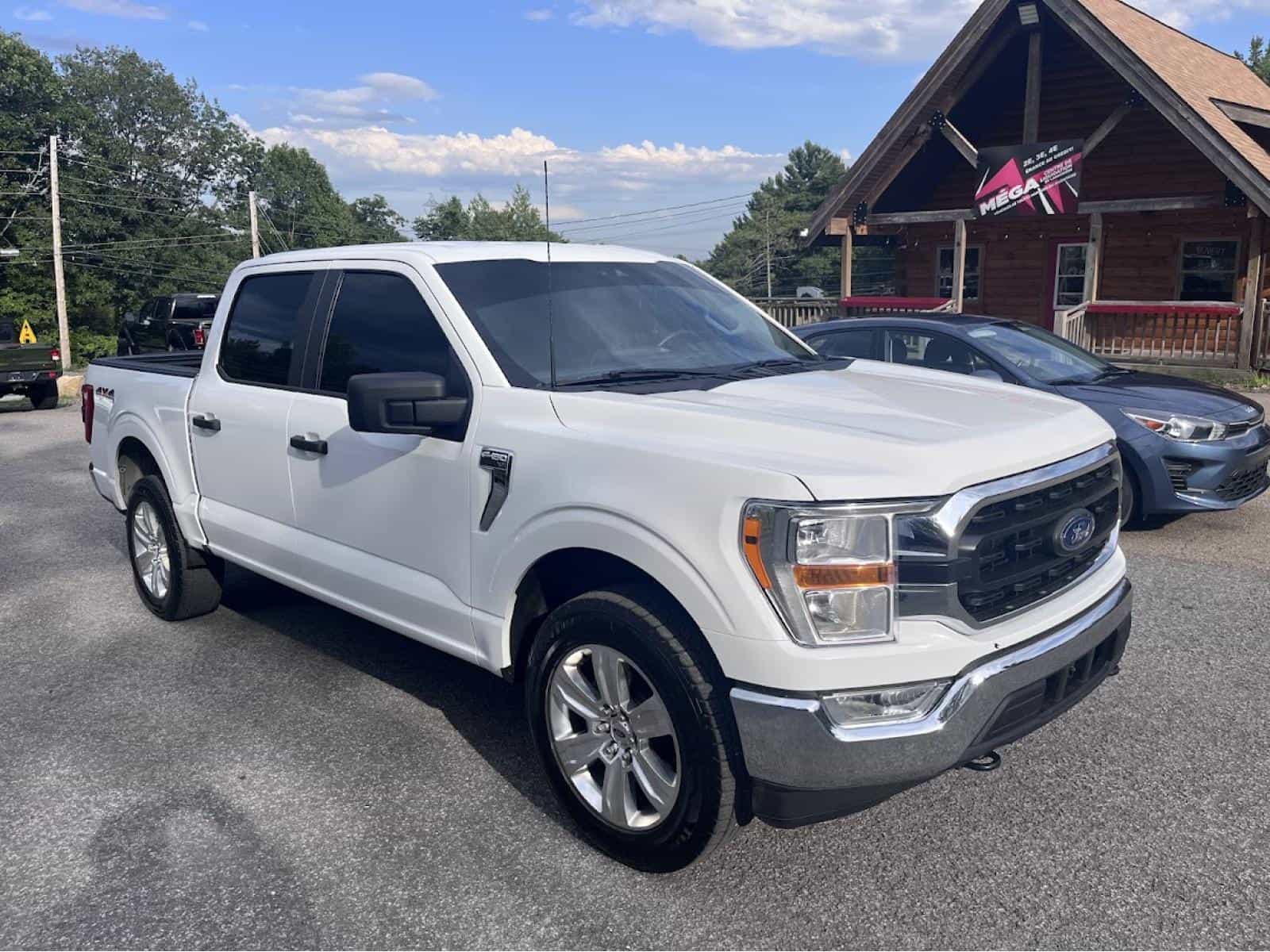 2022 Ford F150 SUPERCREW F-150 XLT - Image 2