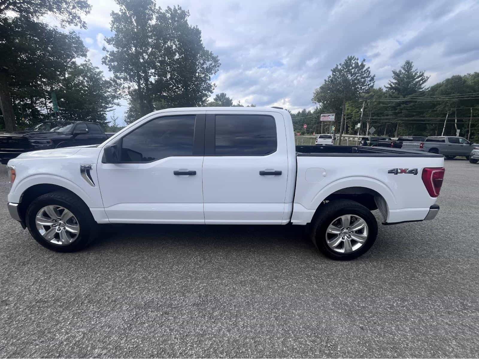 2022 Ford F150 SUPERCREW F-150 XLT - Image 12