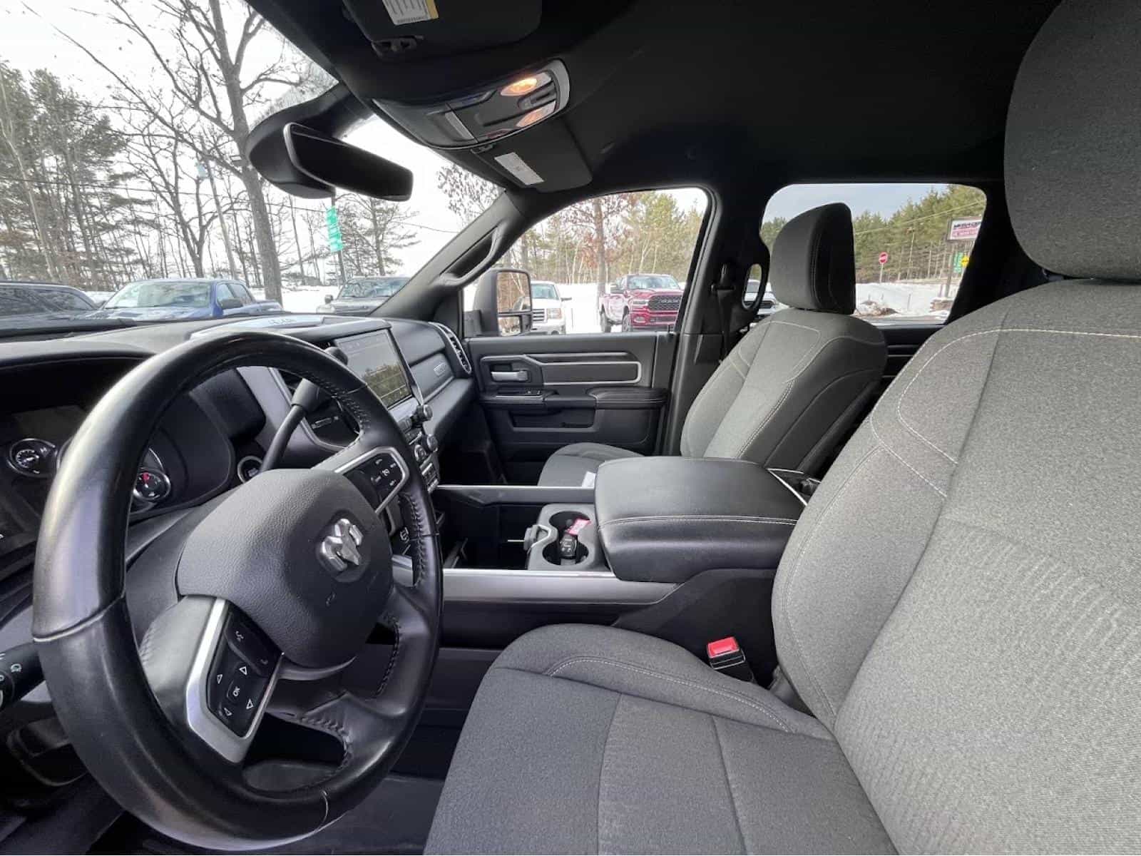 2024 RAM 3500 Big Horn Big Horn - Image 17