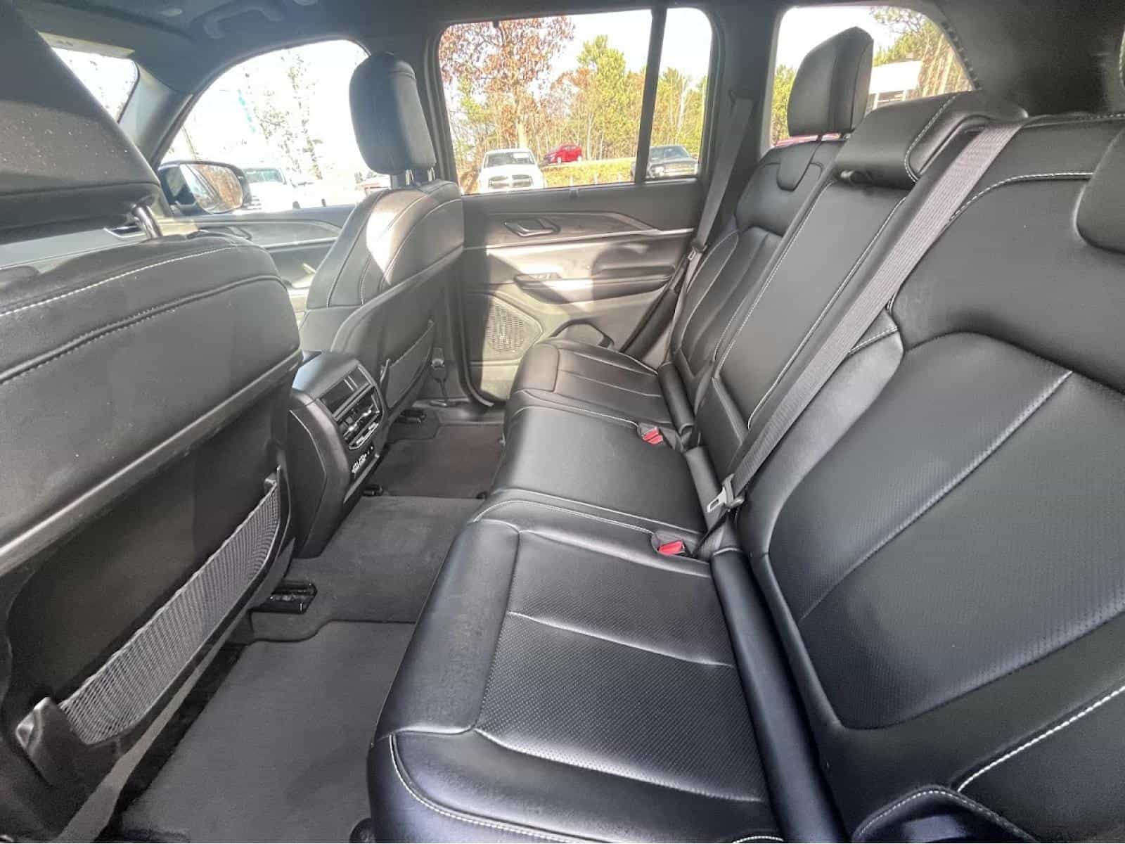 Image 16 Jeep G Cherokee Limited 2024