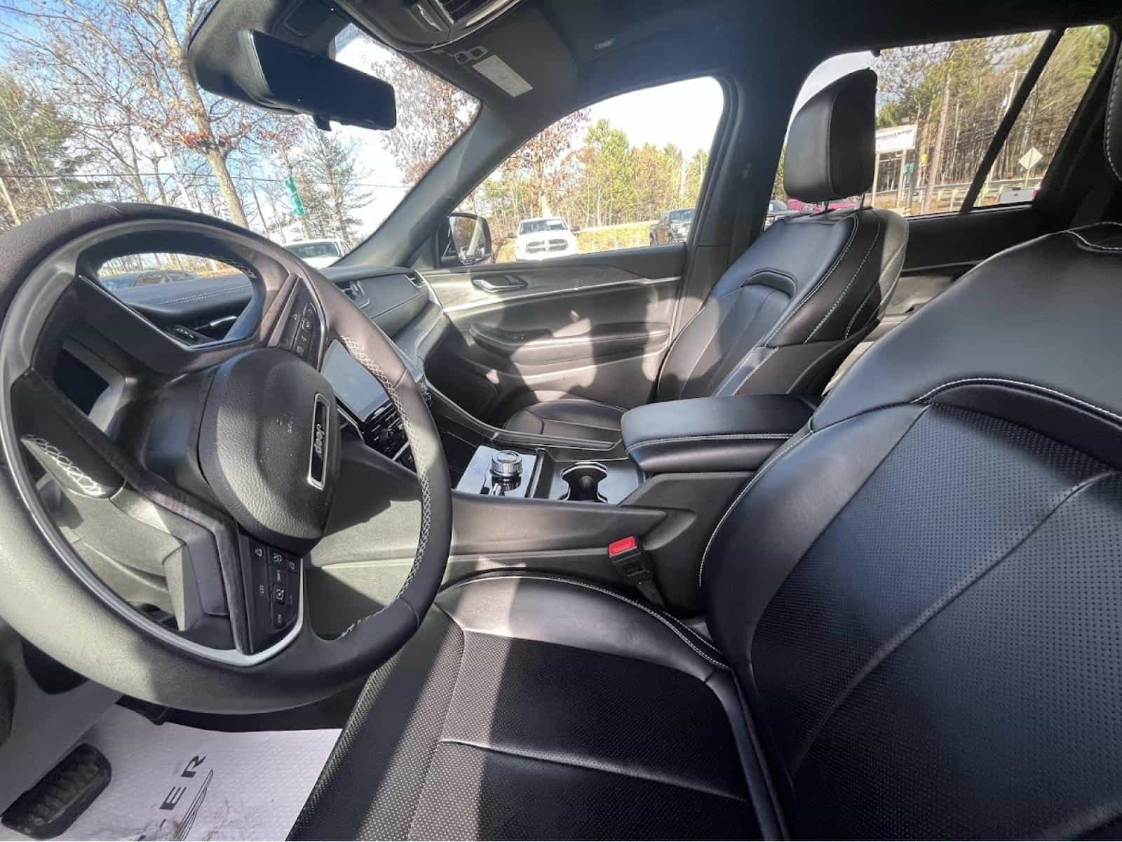 2024 Jeep G Cherokee Limited - Image 17