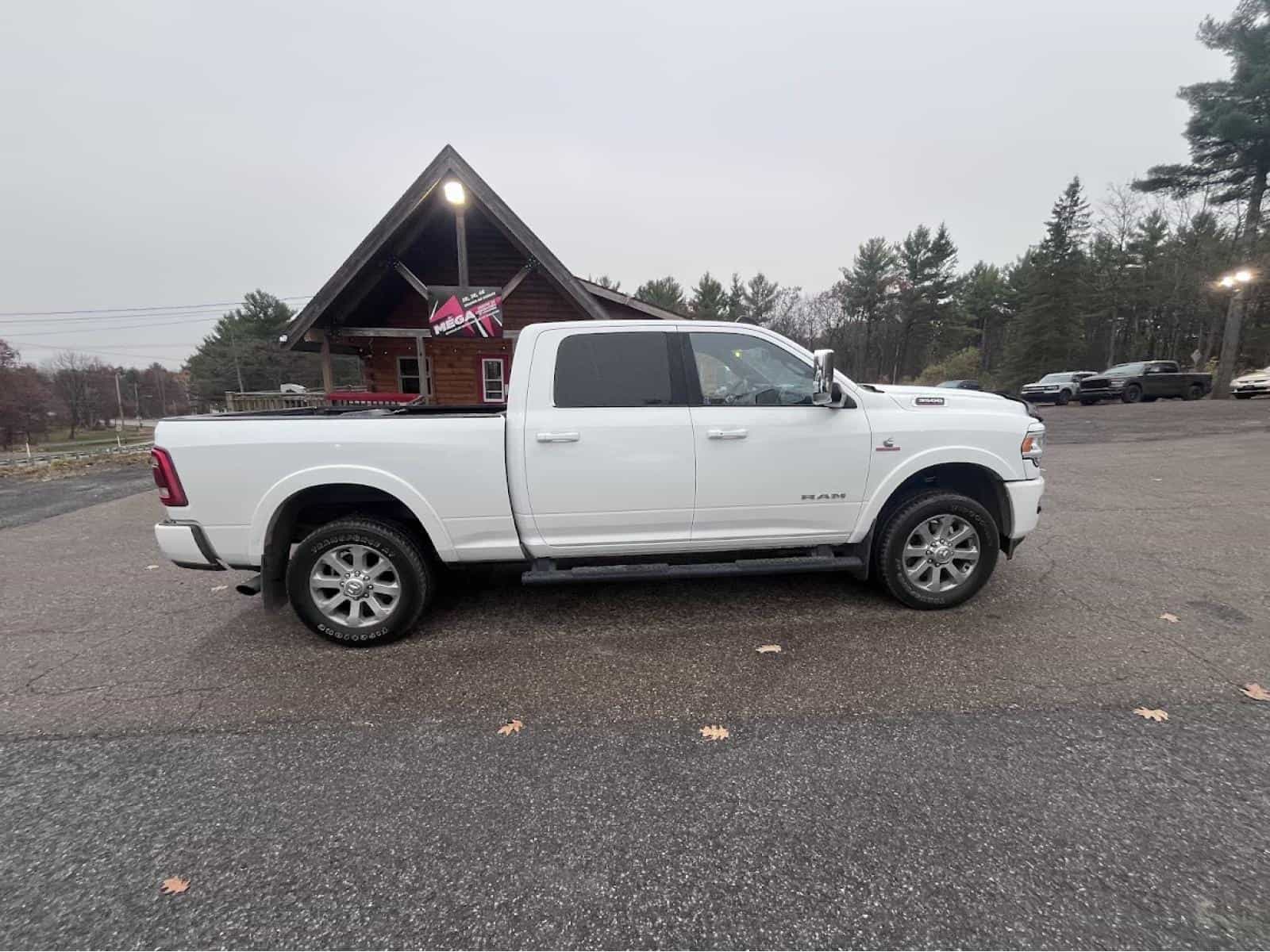 Image 4 RAM 3500 Laramie Laramie 2022
