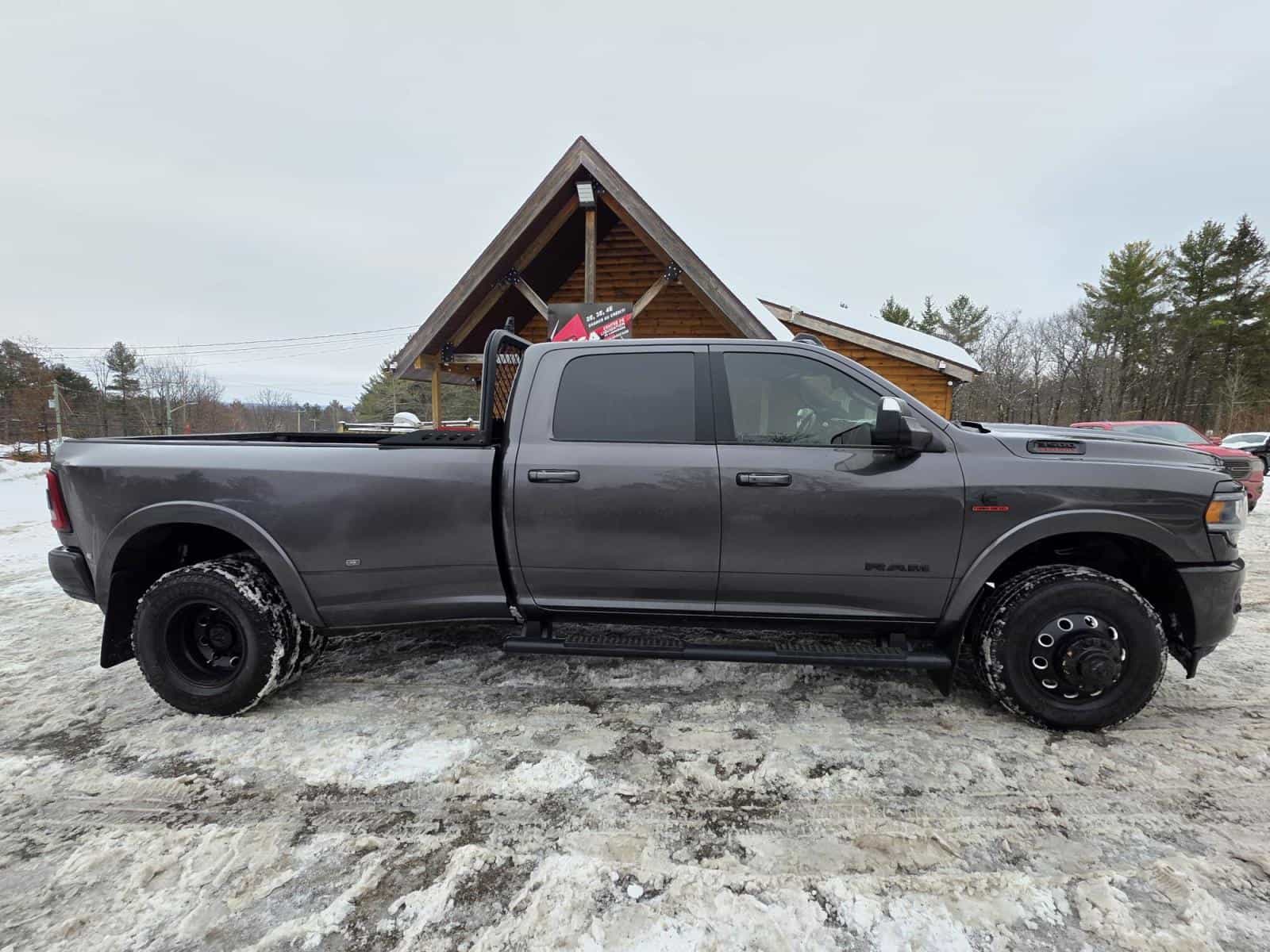 2020 RAM 3500 Laramie - Image 4