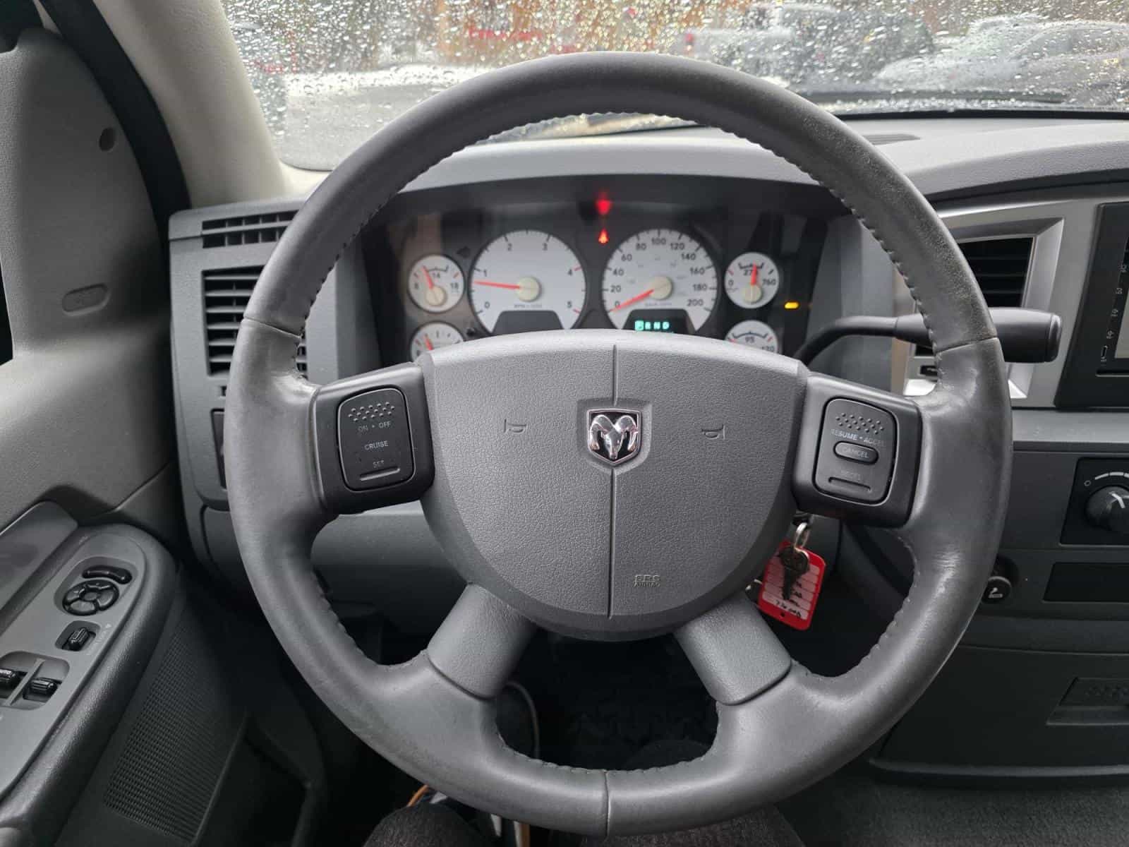 2007 Dodge Ram 3500 Noir - Image 13